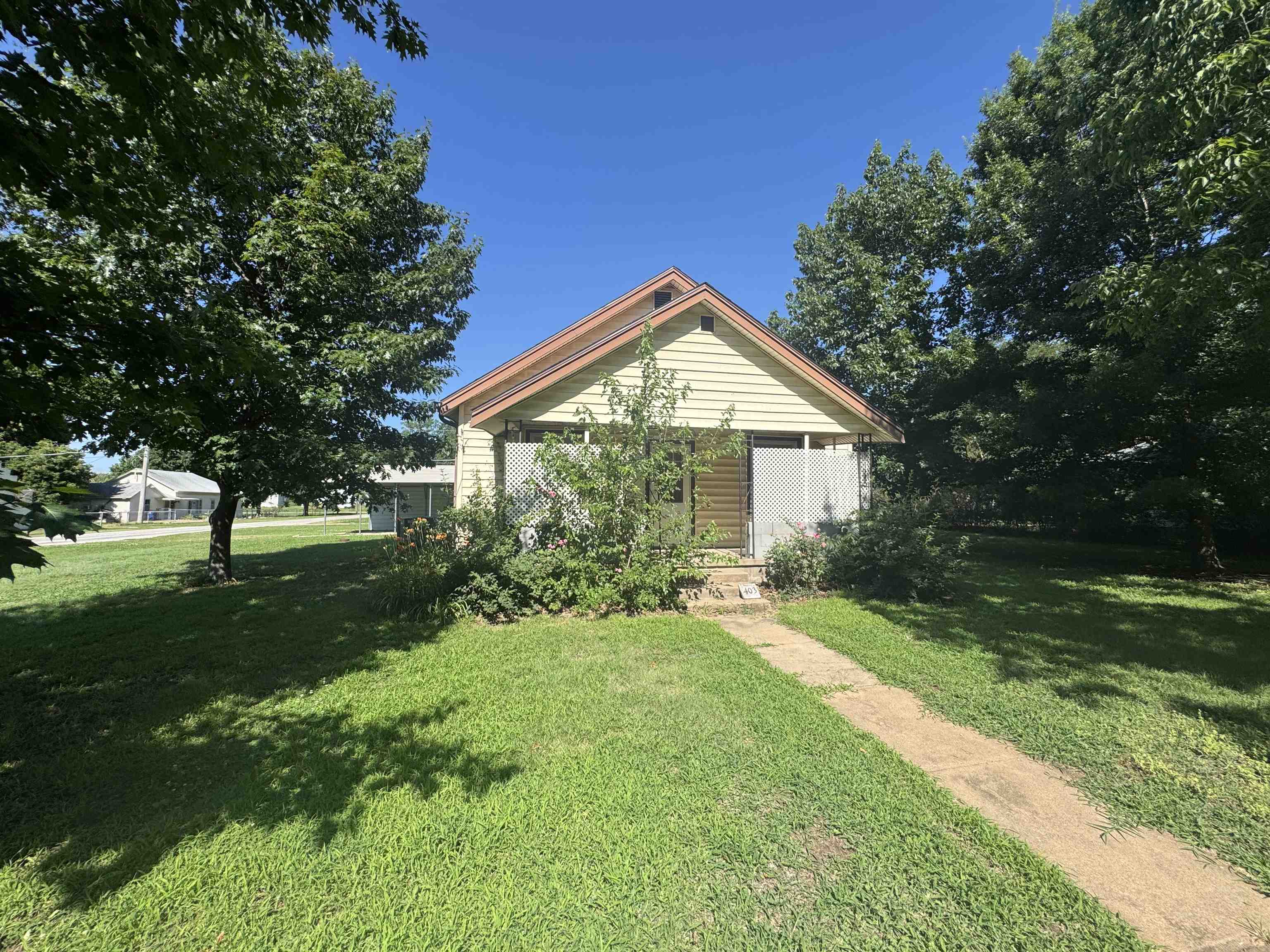 403 Elm St