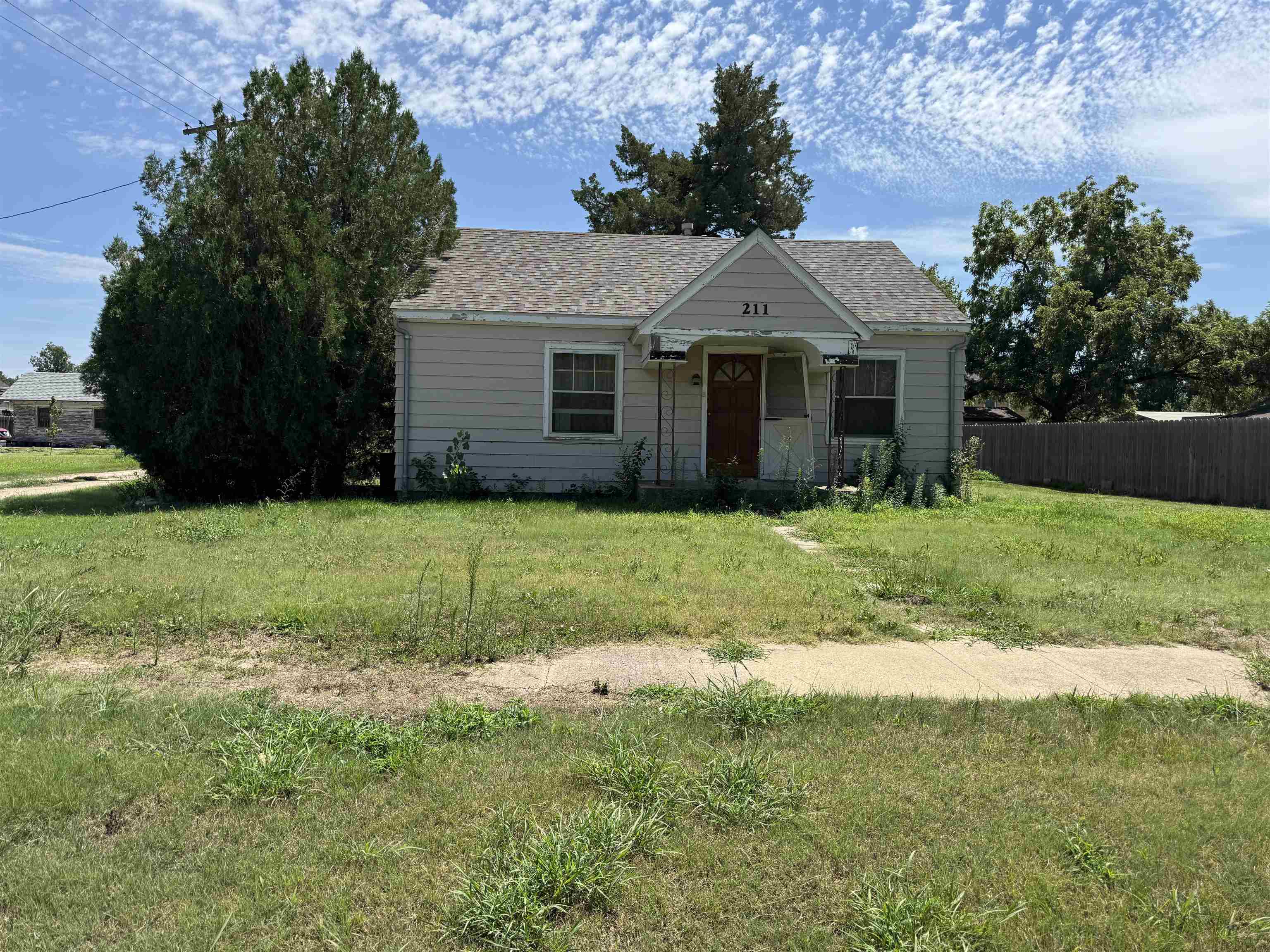 211 W Santa Fe Property Photo 1