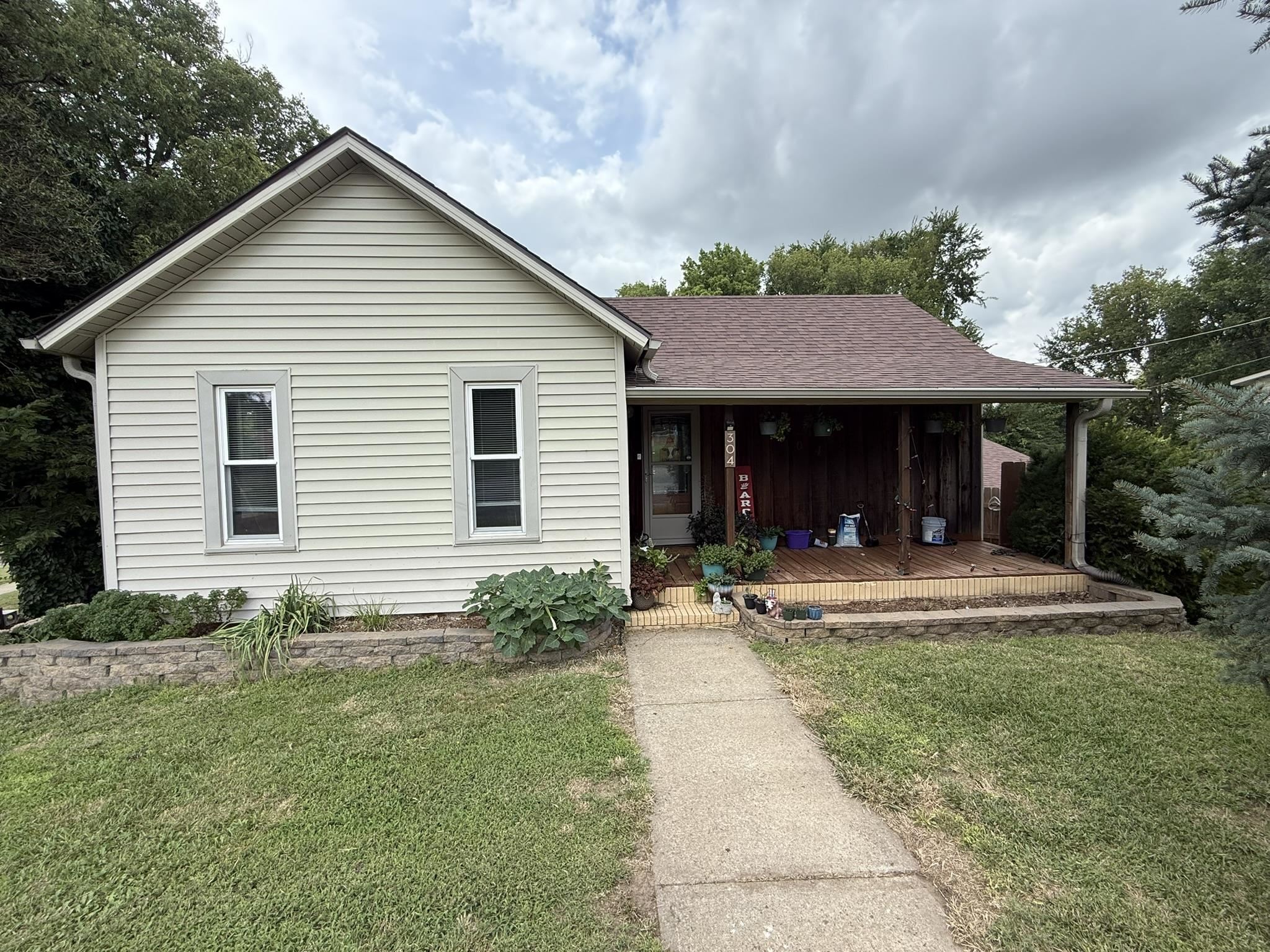 304 Blake St Property Photo 5
