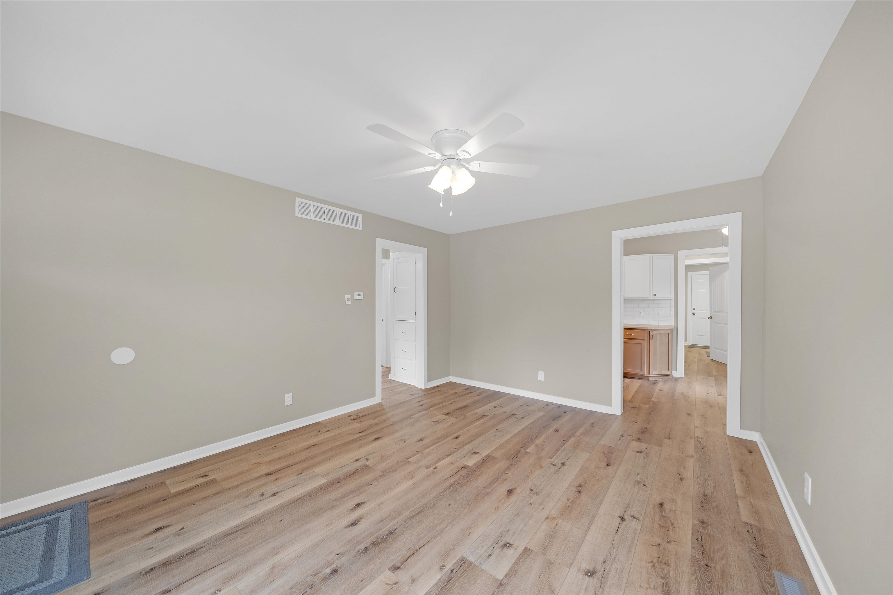 349 N Elder St Property Photo 5