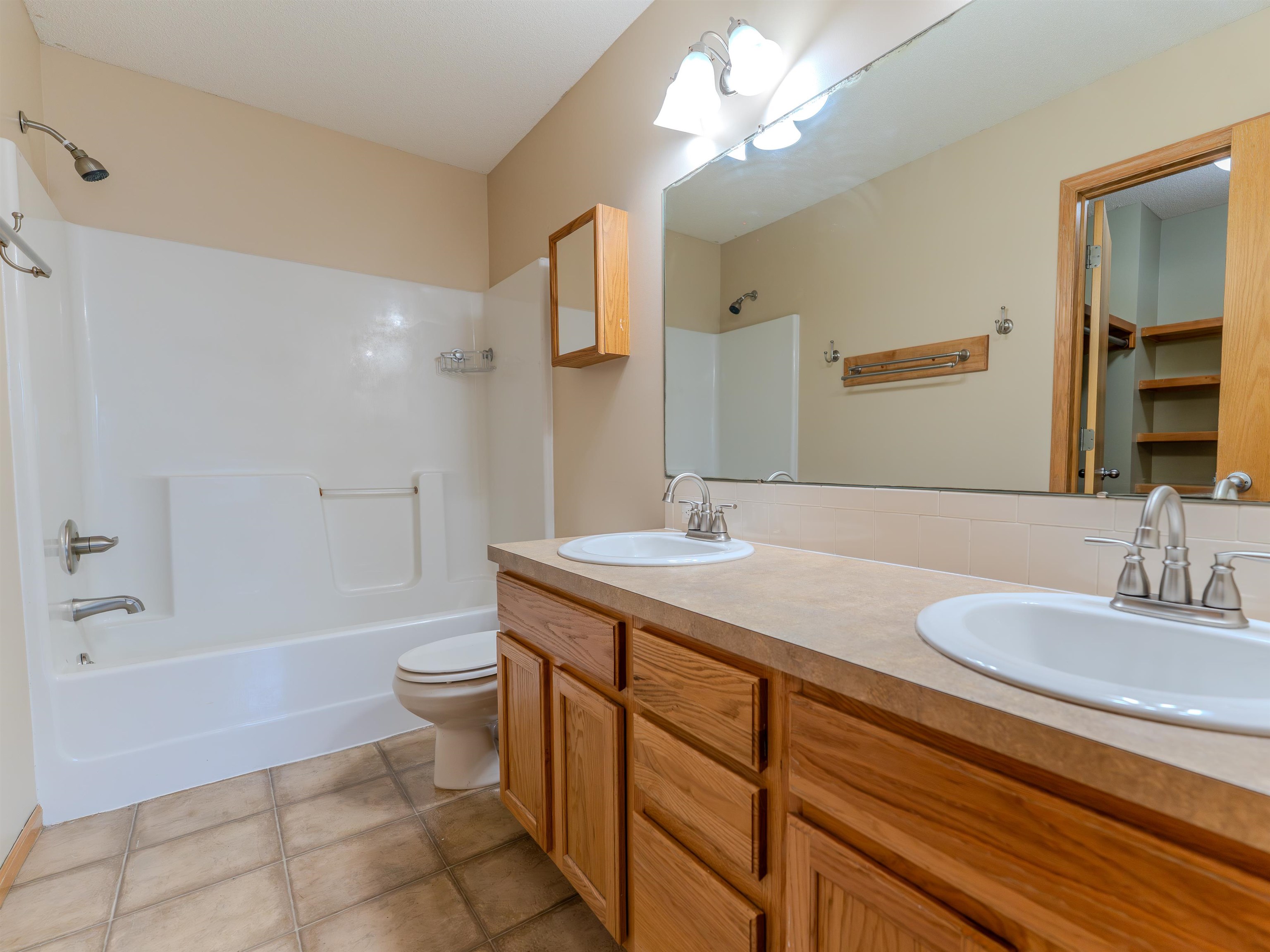 1738 N Black Locust Ct Property Photo 15