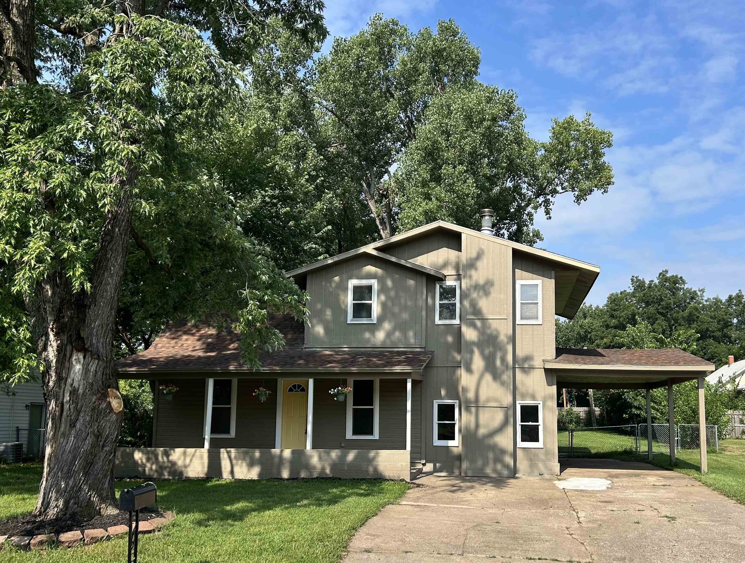 1801 Tilford Property Photo 1
