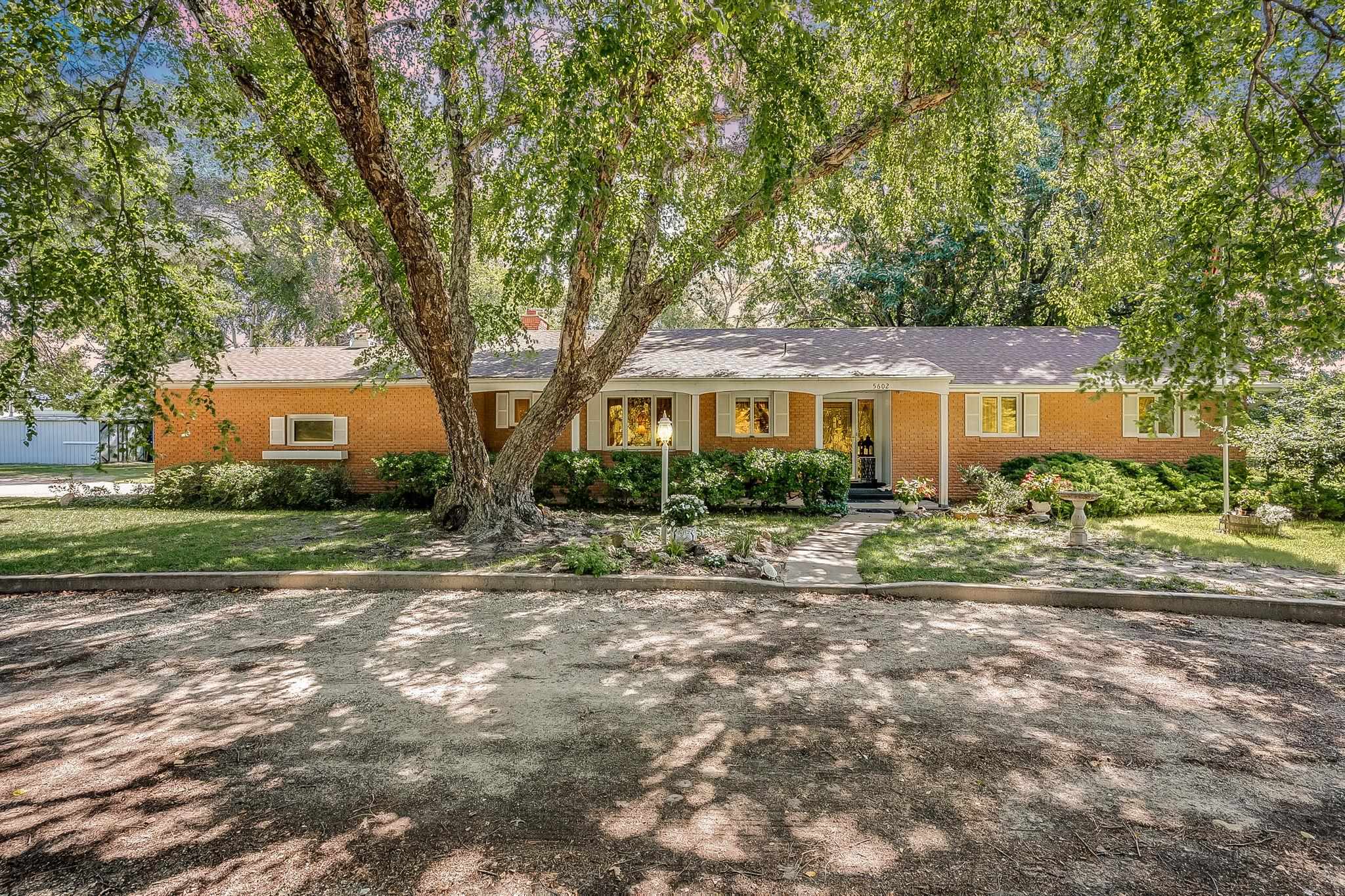 5602 Highland Dr Property Photo 1