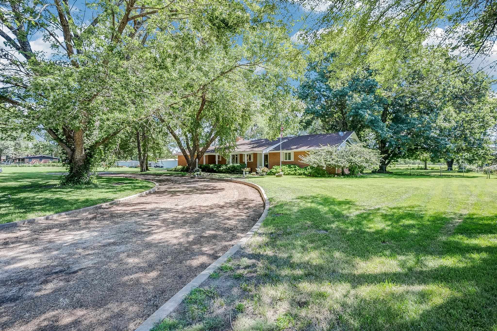 5602 Highland Dr Property Photo 2
