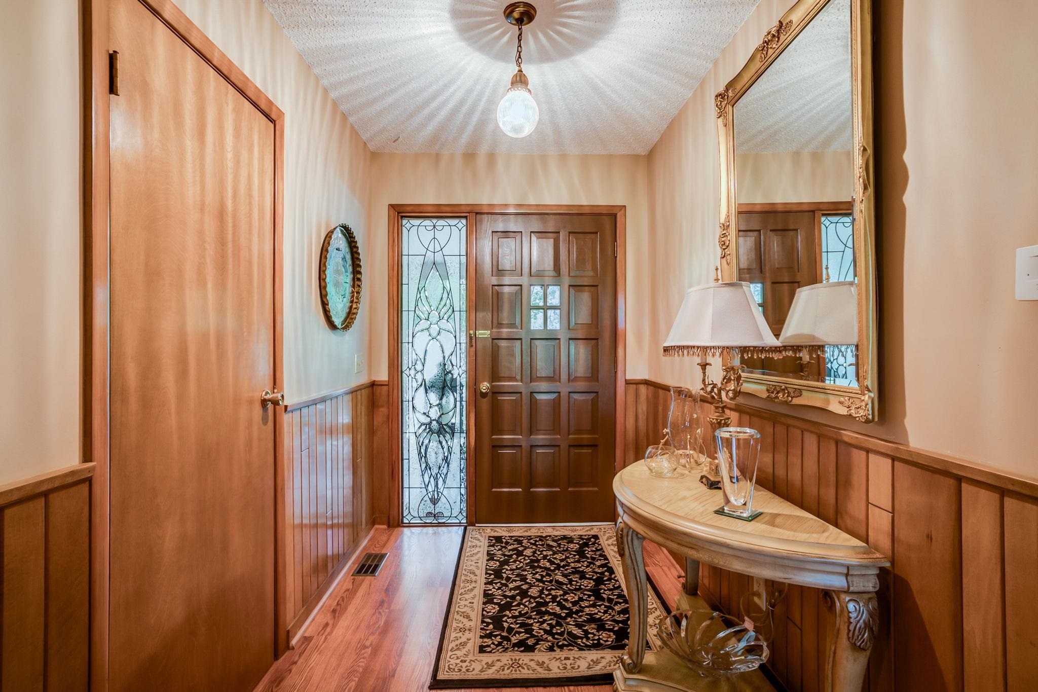 5602 Highland Dr Property Photo 3