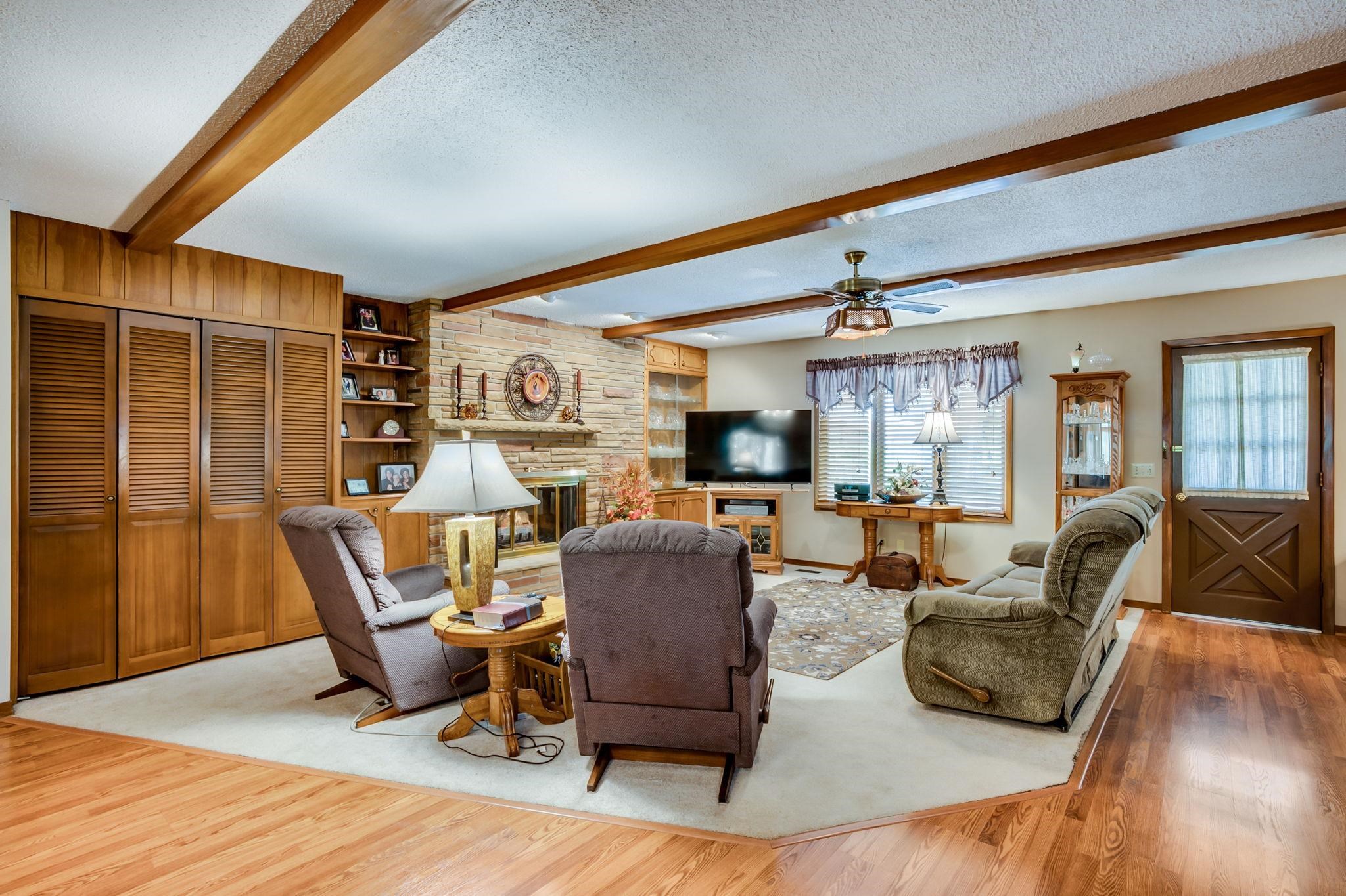 5602 Highland Dr Property Photo 4