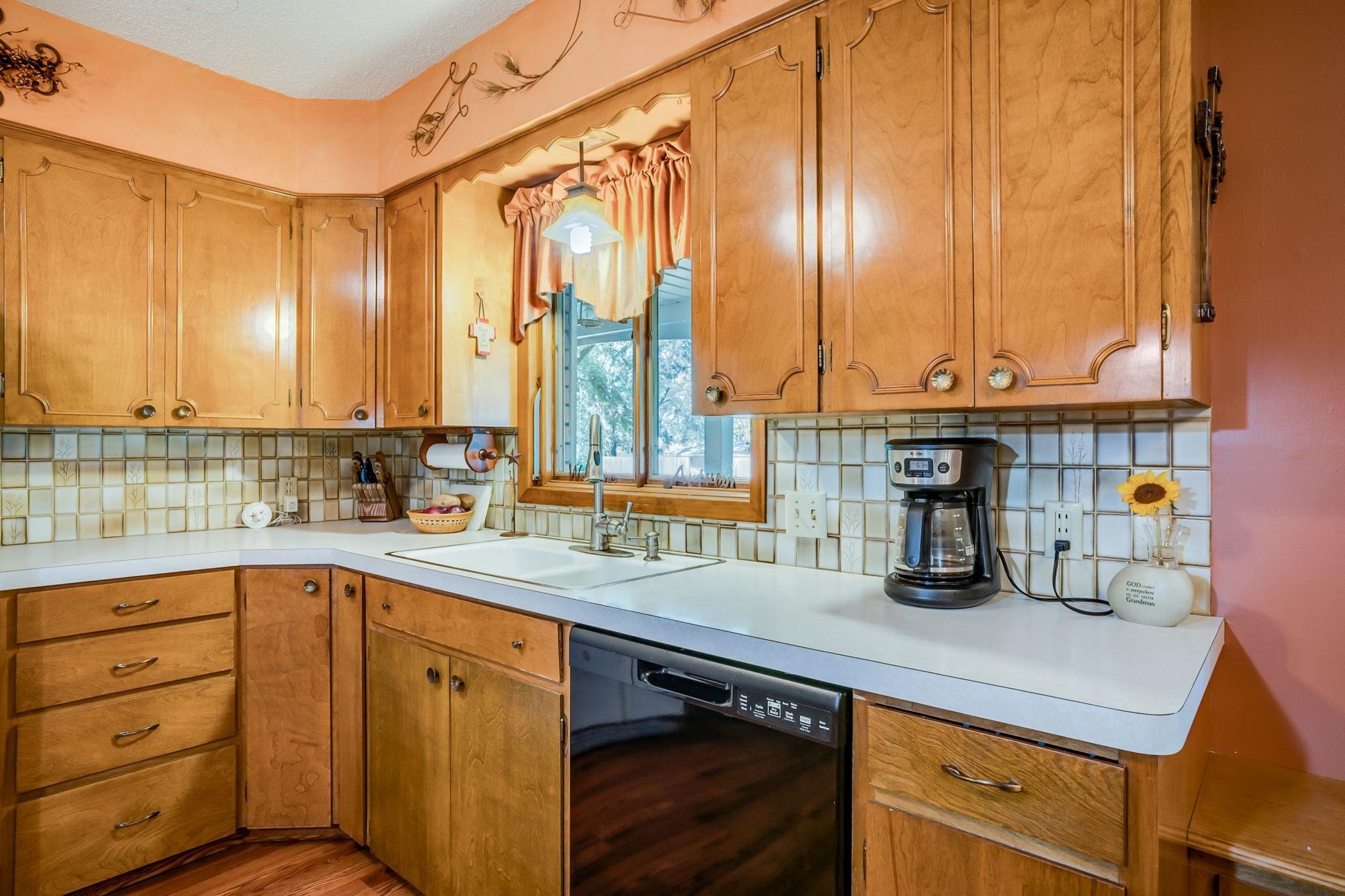 5602 Highland Dr Property Photo 10