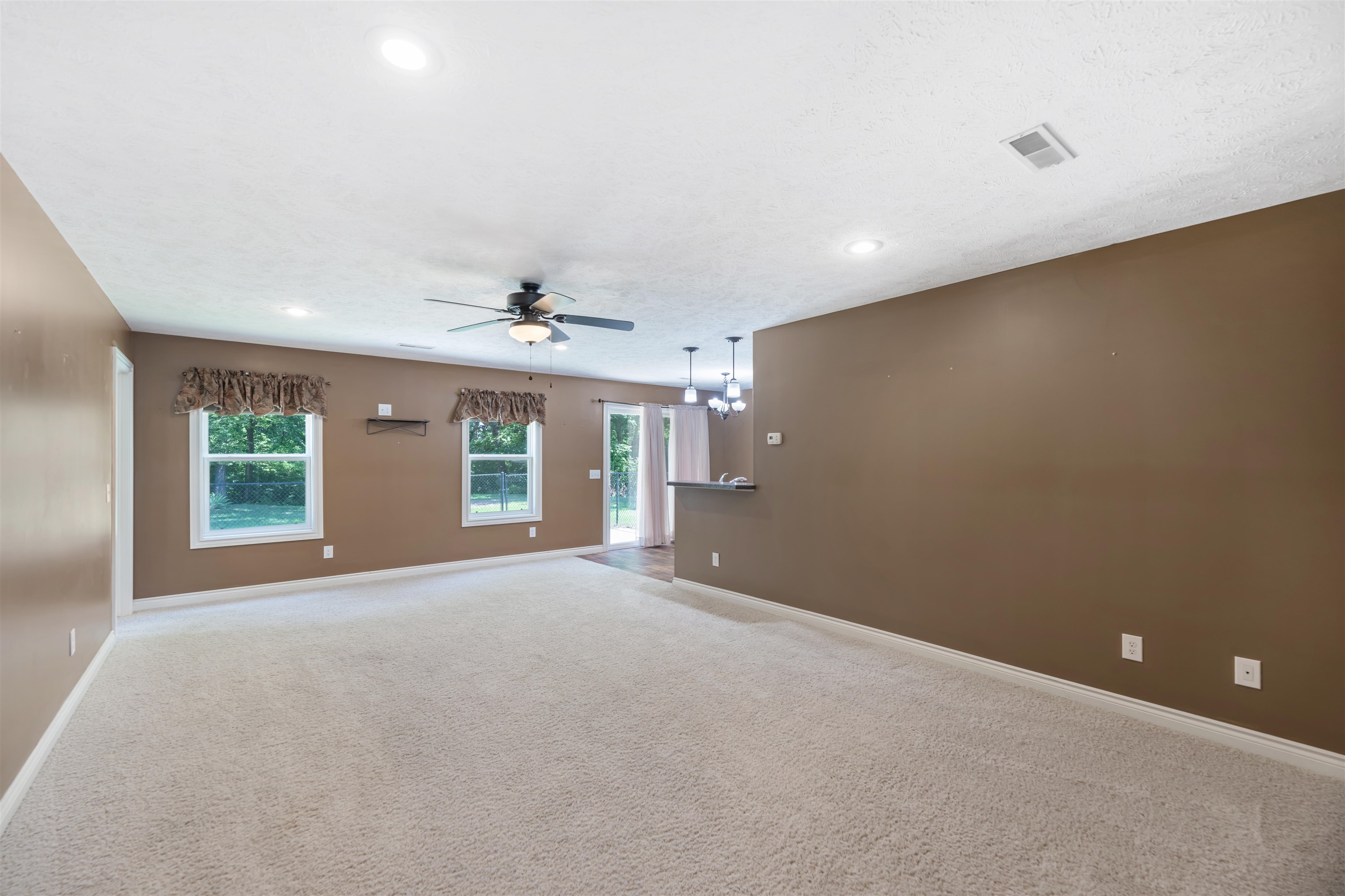 3037 Stone Creek Ct Property Photo 2