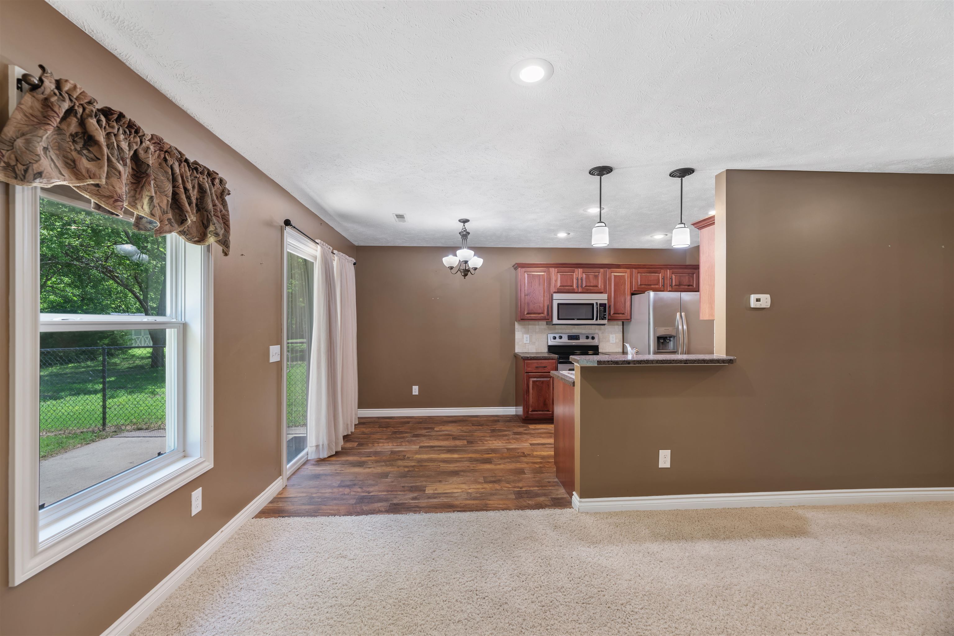 3037 Stone Creek Ct Property Photo 4