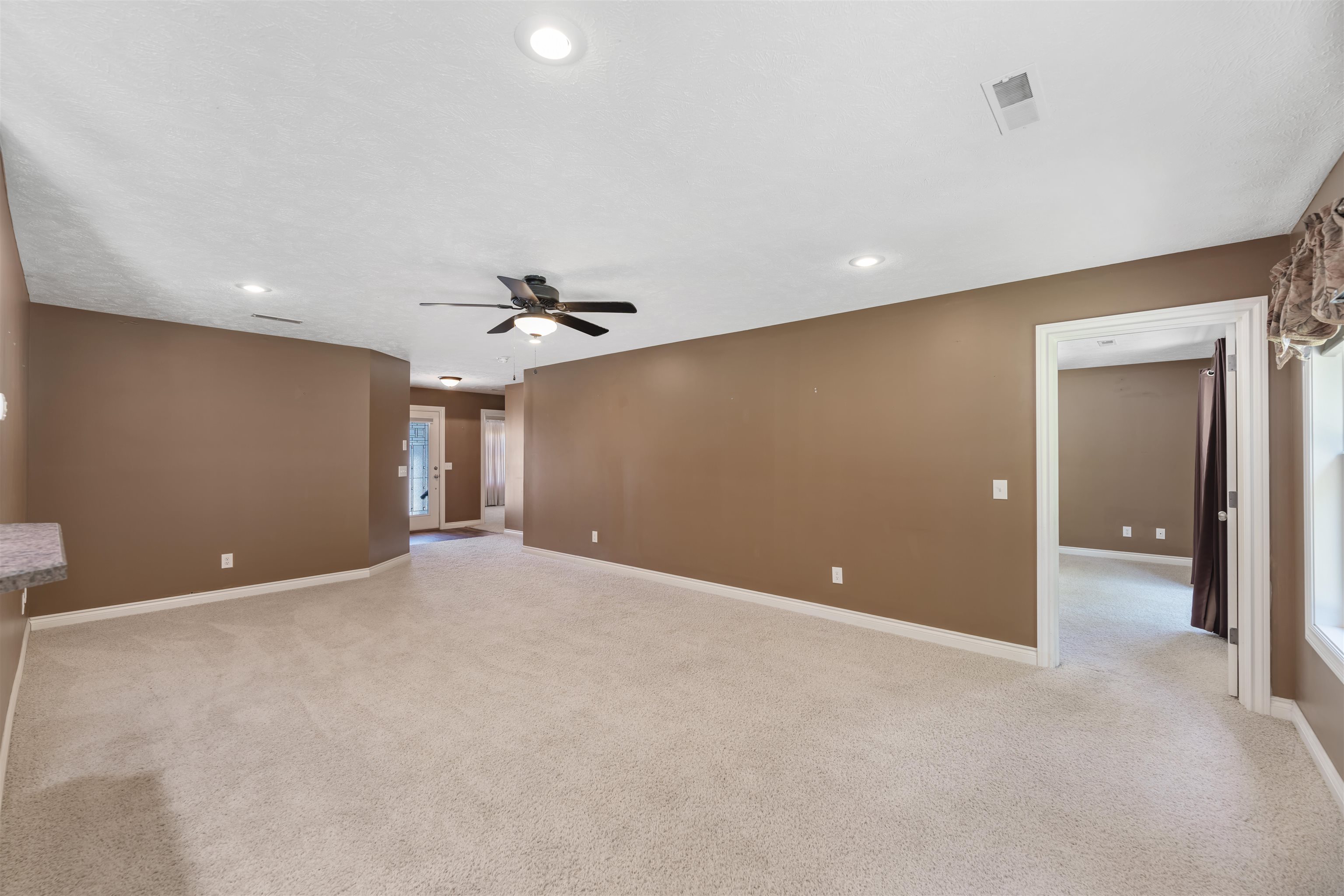 3037 Stone Creek Ct Property Photo 6