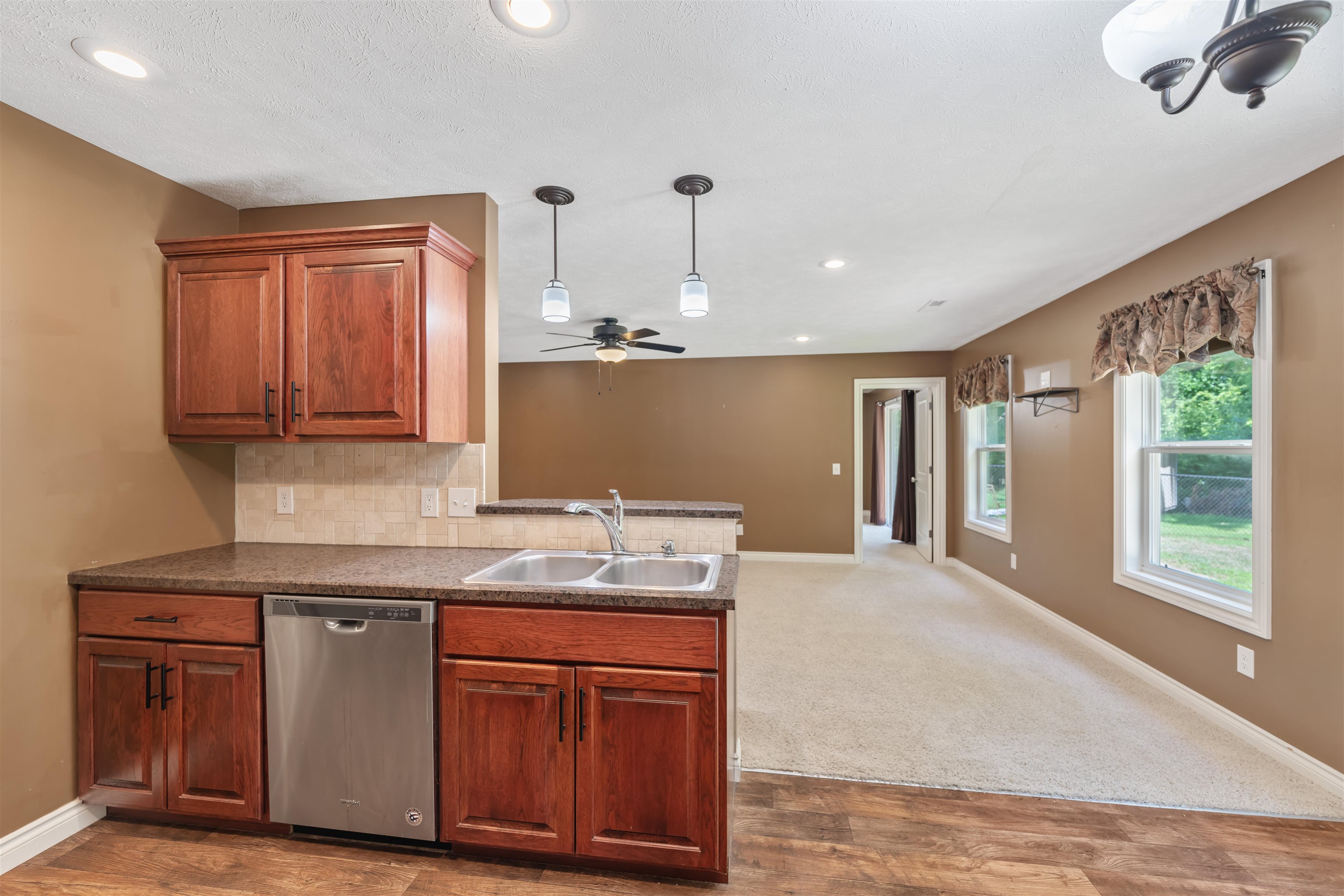 3037 Stone Creek Ct Property Photo 8