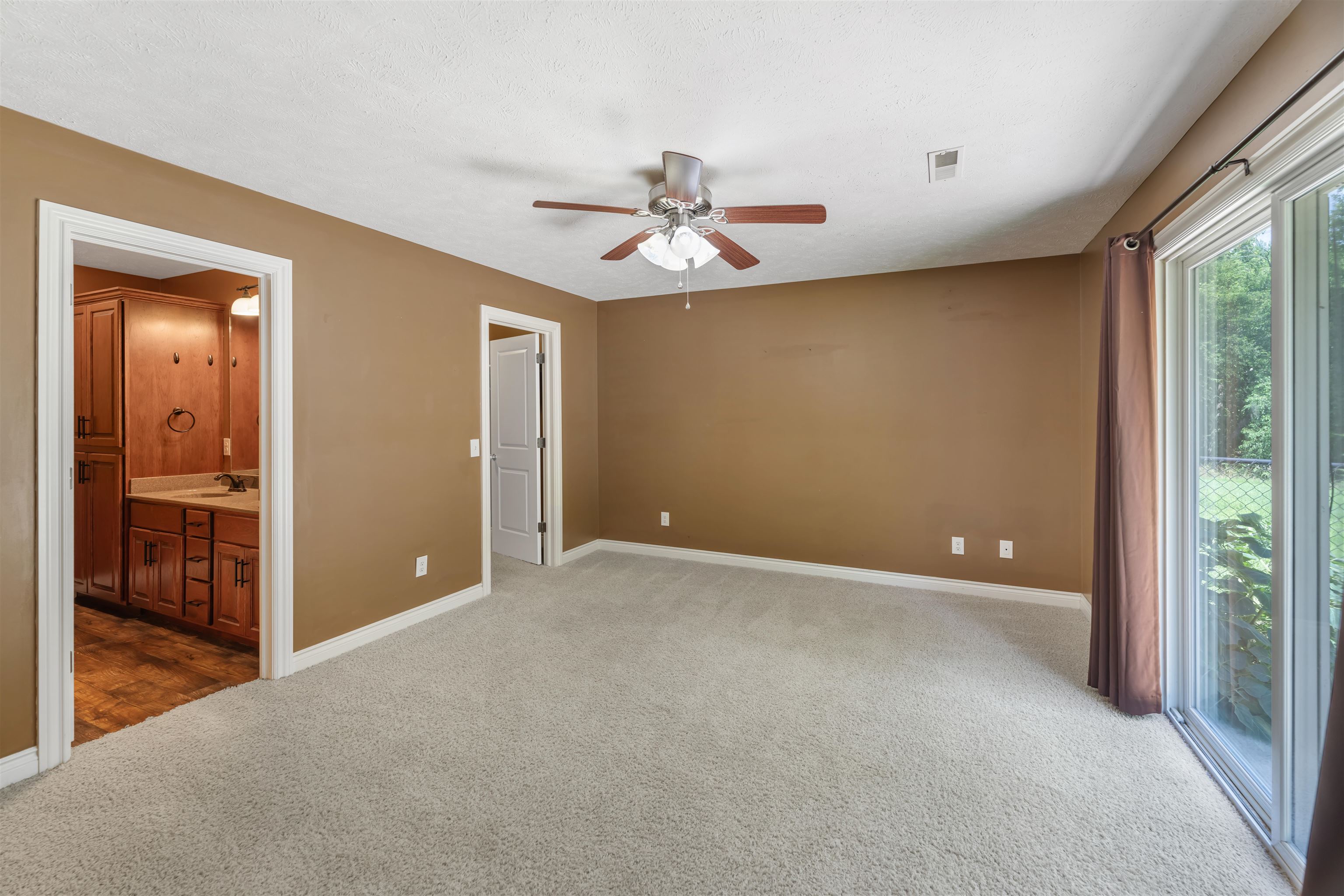 3037 Stone Creek Ct Property Photo 13