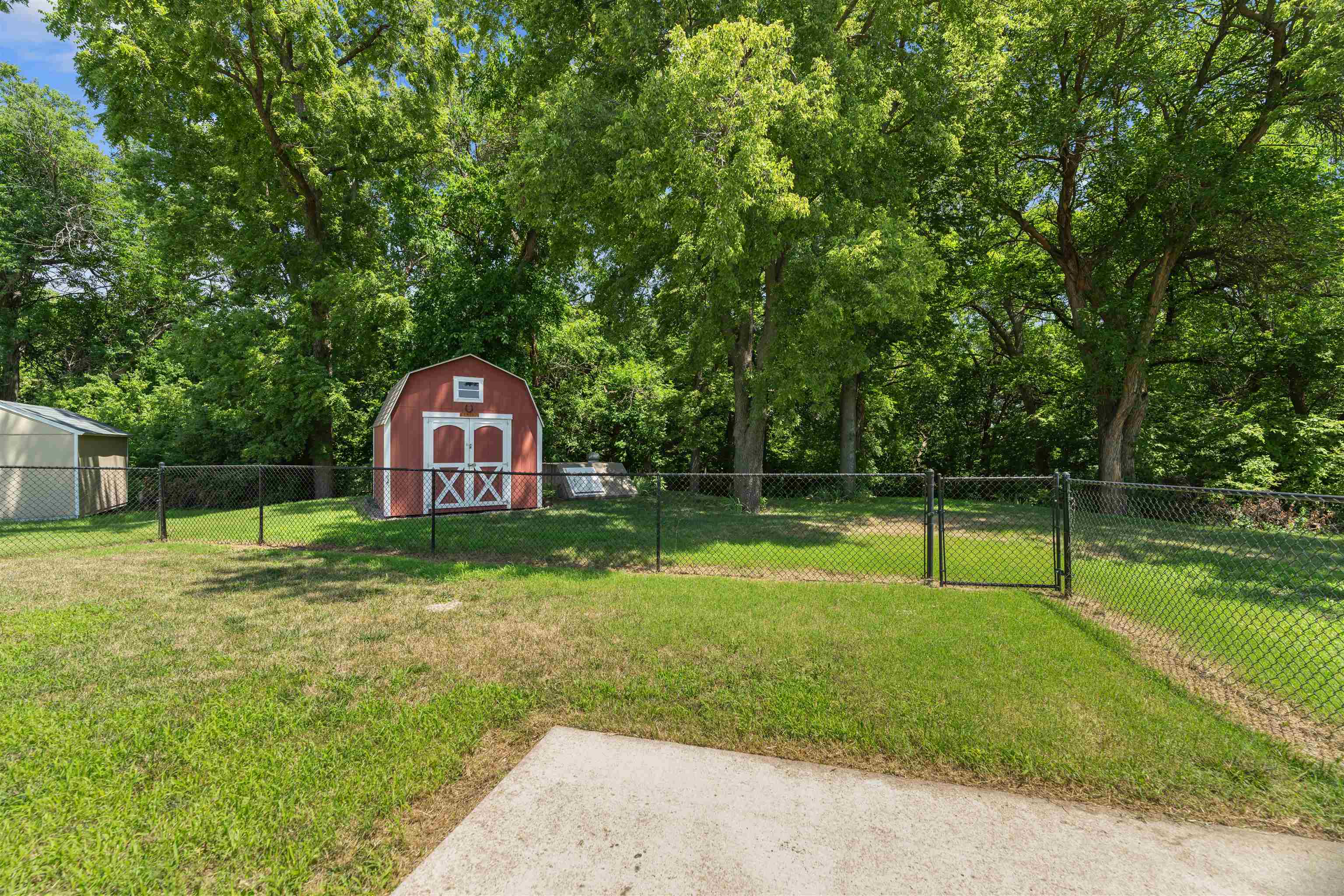 3037 Stone Creek Ct Property Photo 16