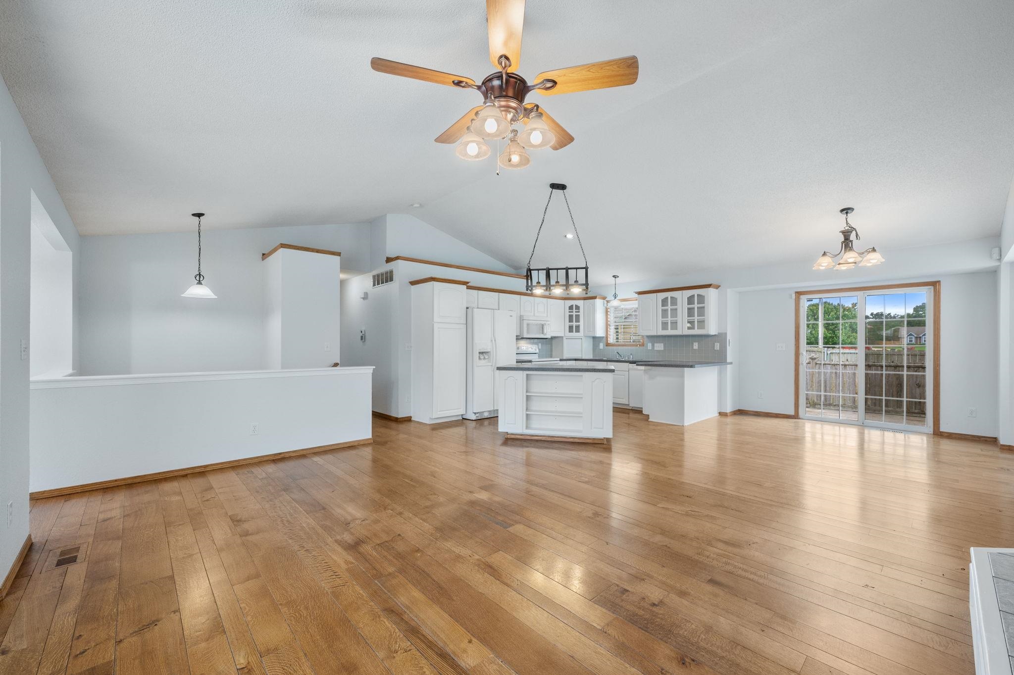 10913 E Longlake St Property Photo 4