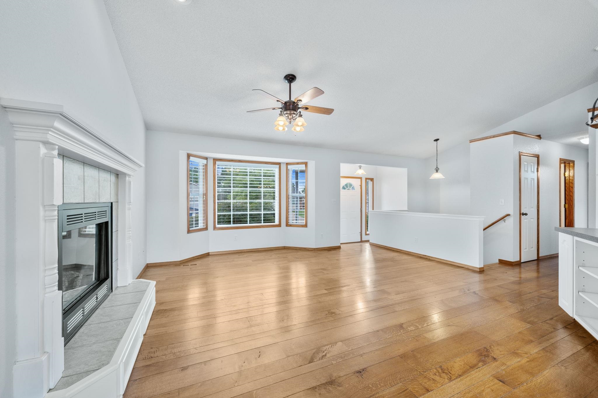 10913 E Longlake St Property Photo 5