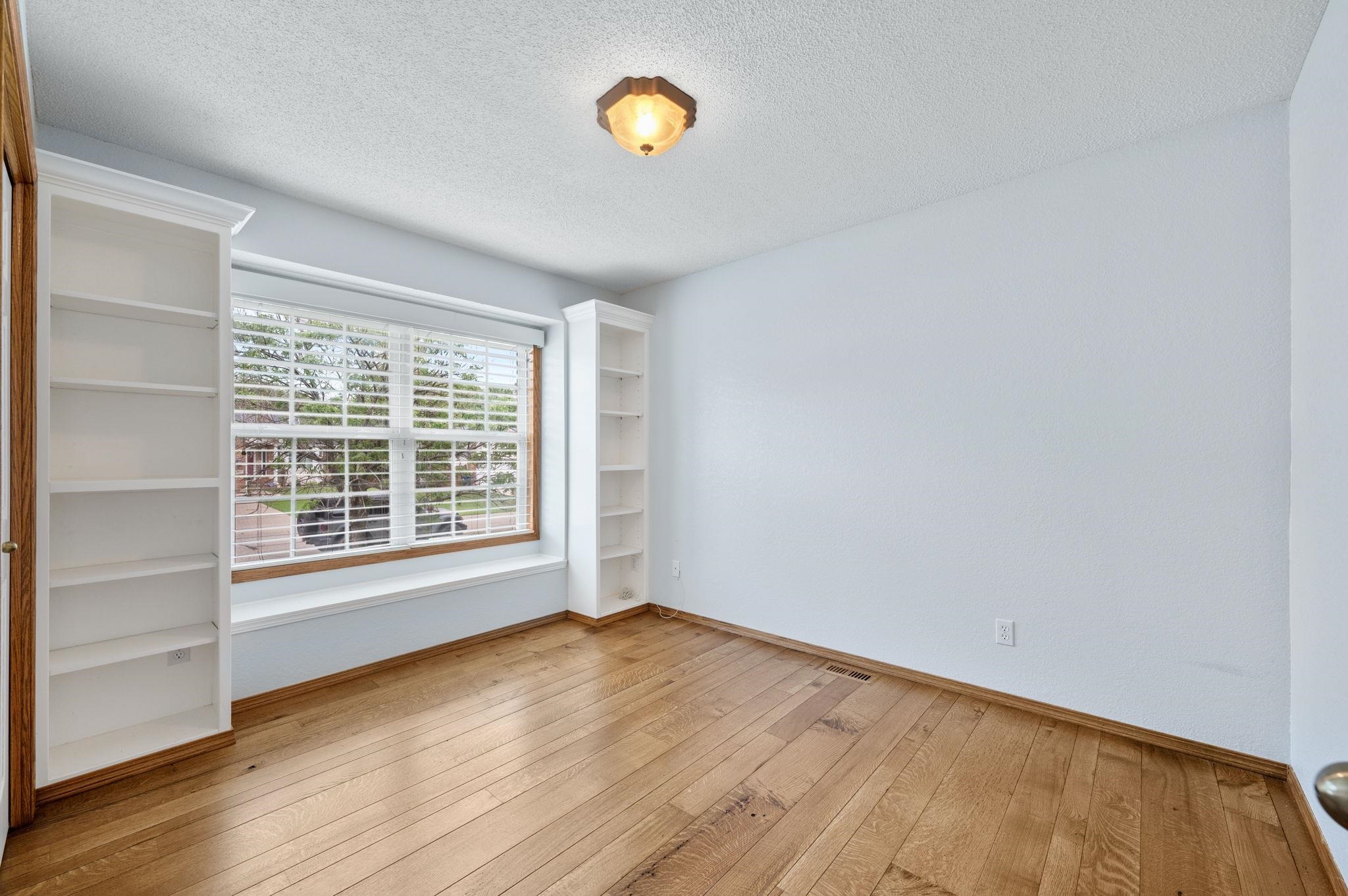 10913 E Longlake St Property Photo 16