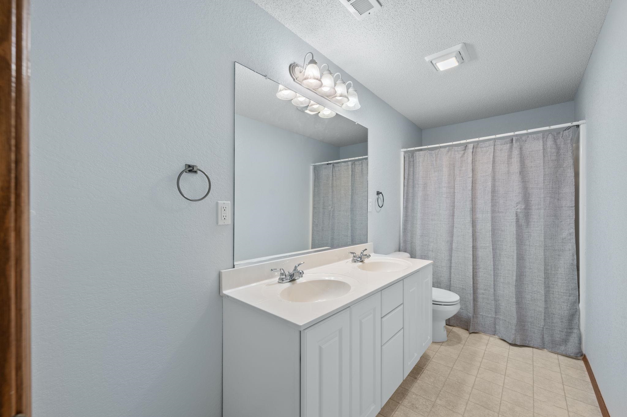 10913 E Longlake St Property Photo 22