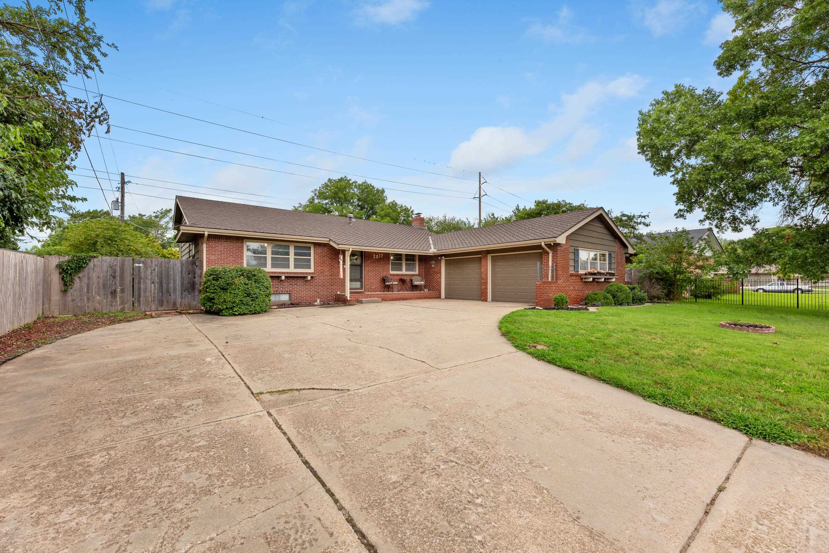 2017 N Hyacinth St Property Photo 1