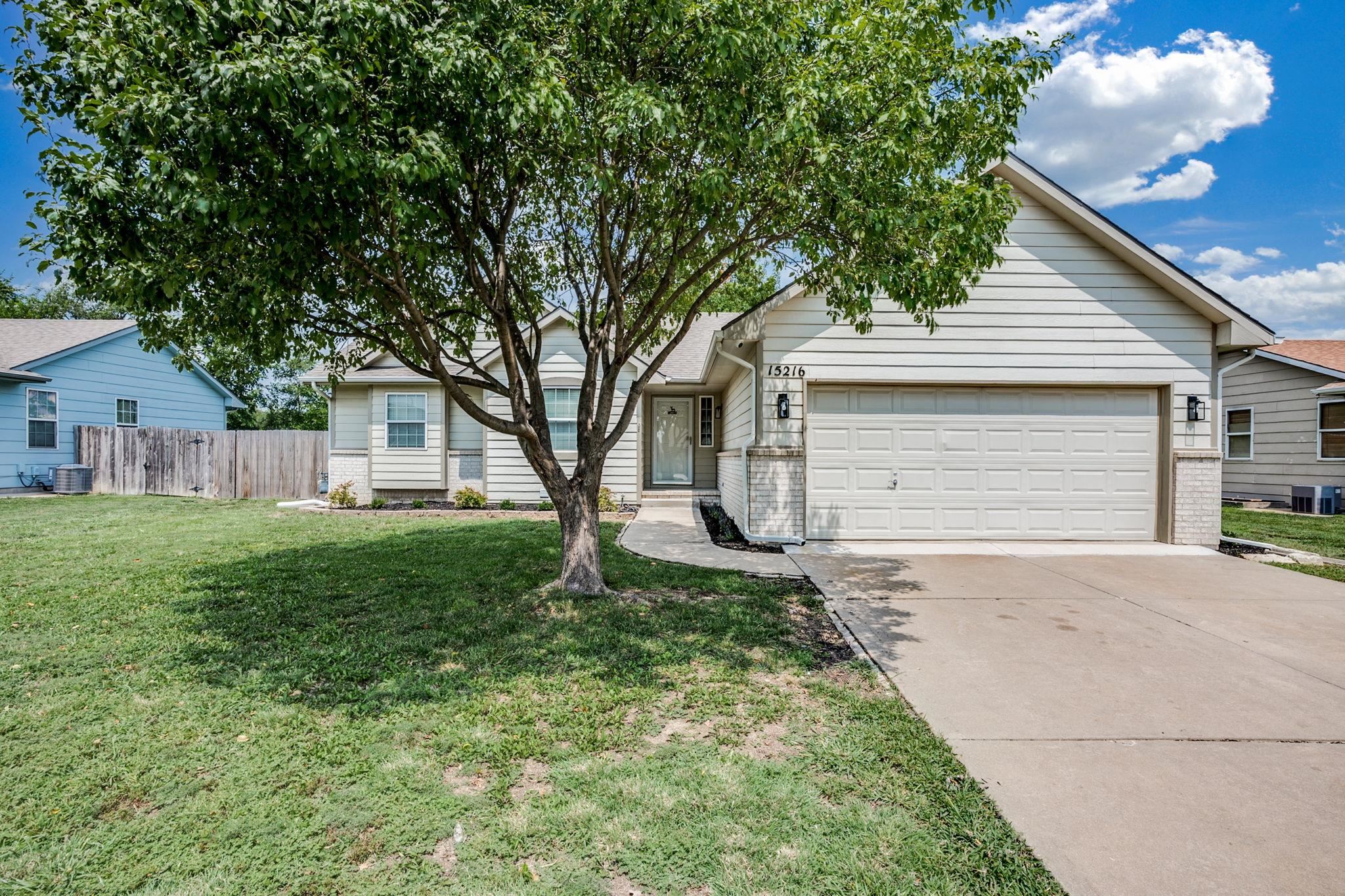 15216 E Sharon St Property Photo 1
