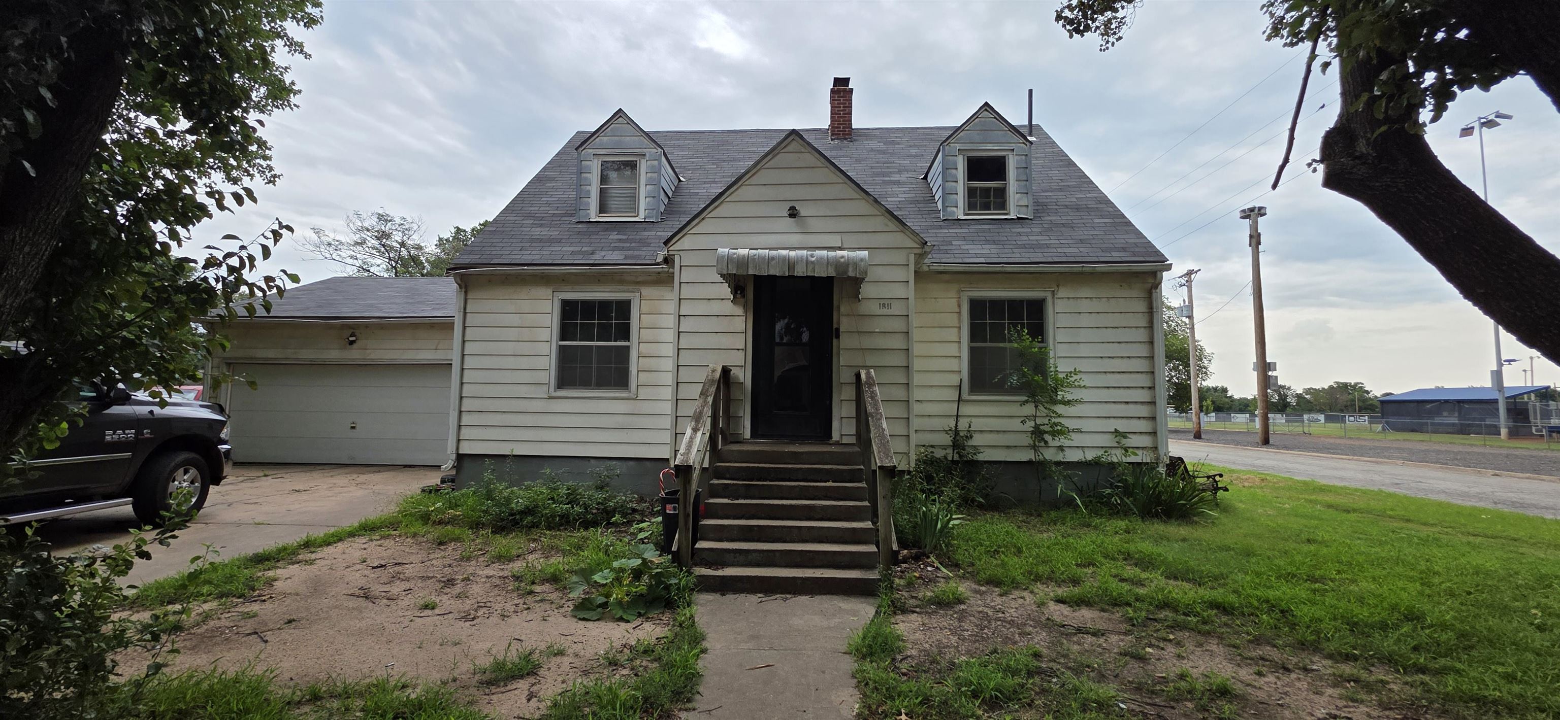 1811 Pine St Property Photo 1