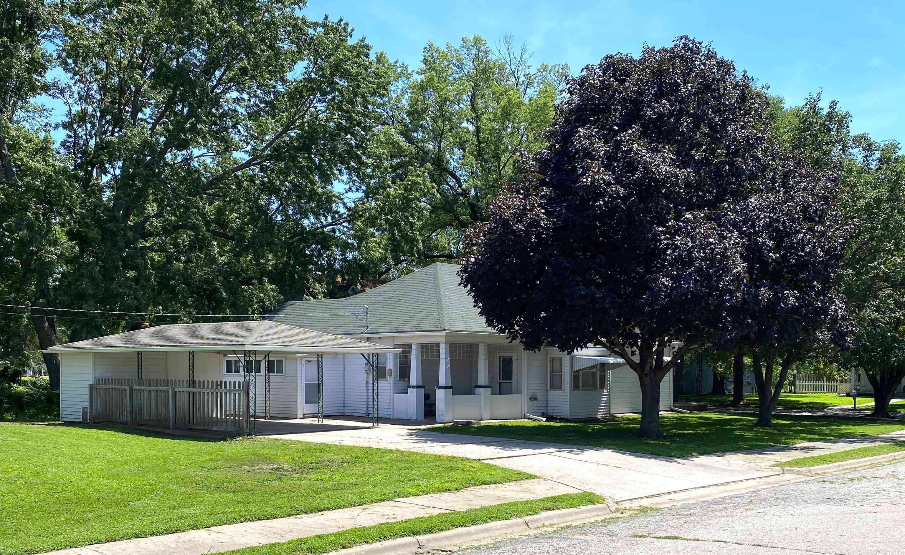 323 Broadway St Property Photo 1