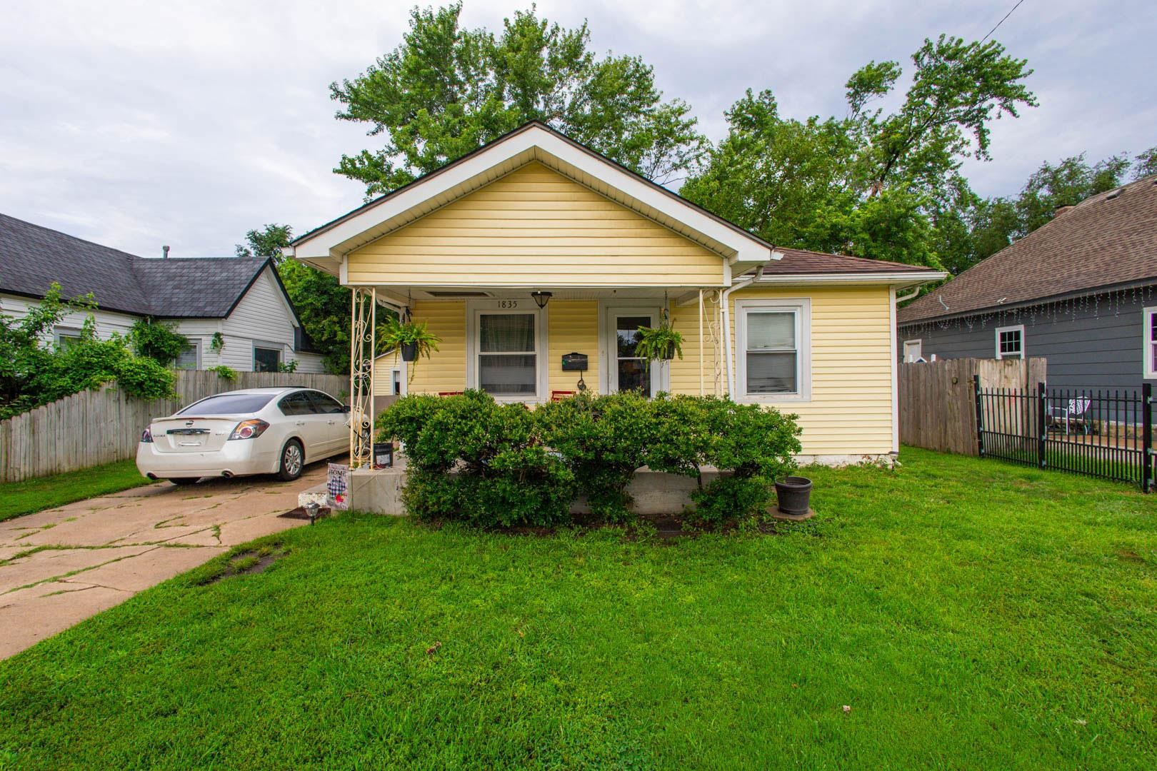 1835 S Main St. Property Photo 1