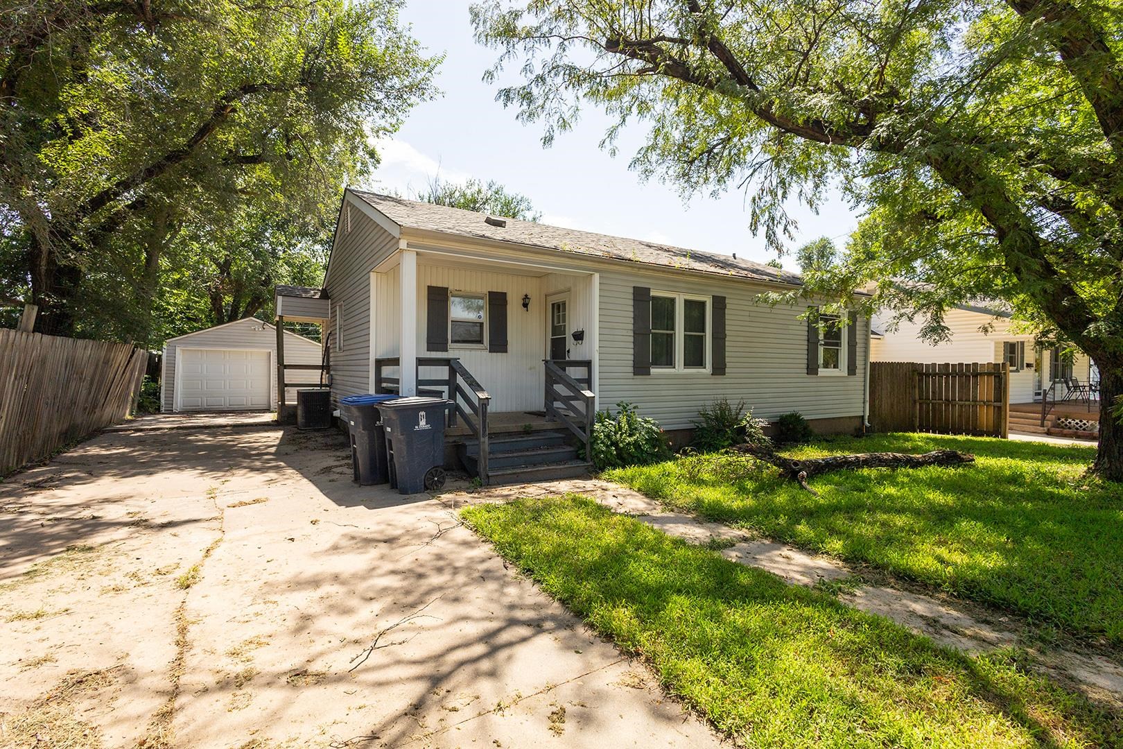 1409 Edgemoor Property Photo 1