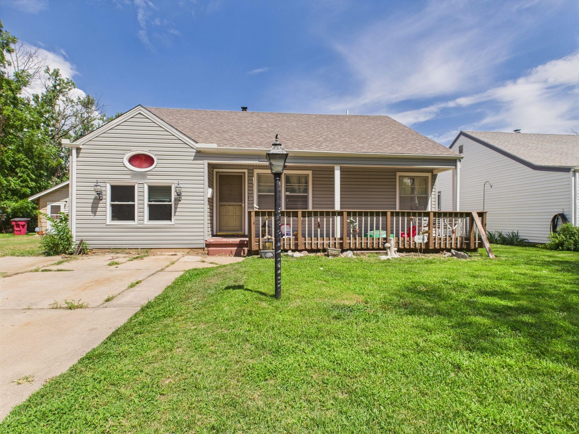 2032 S Topeka Ave Property Photo 1