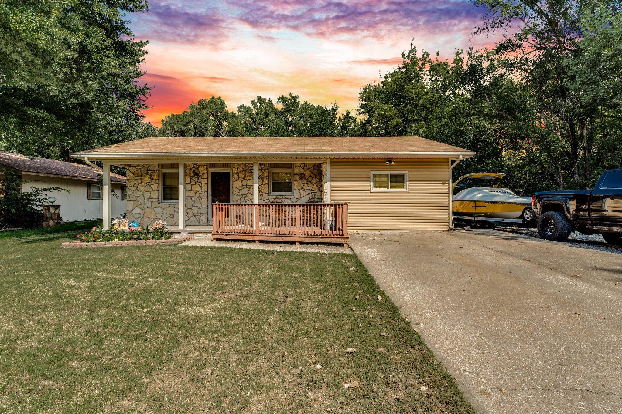 1228 N Taylor St Property Photo 1