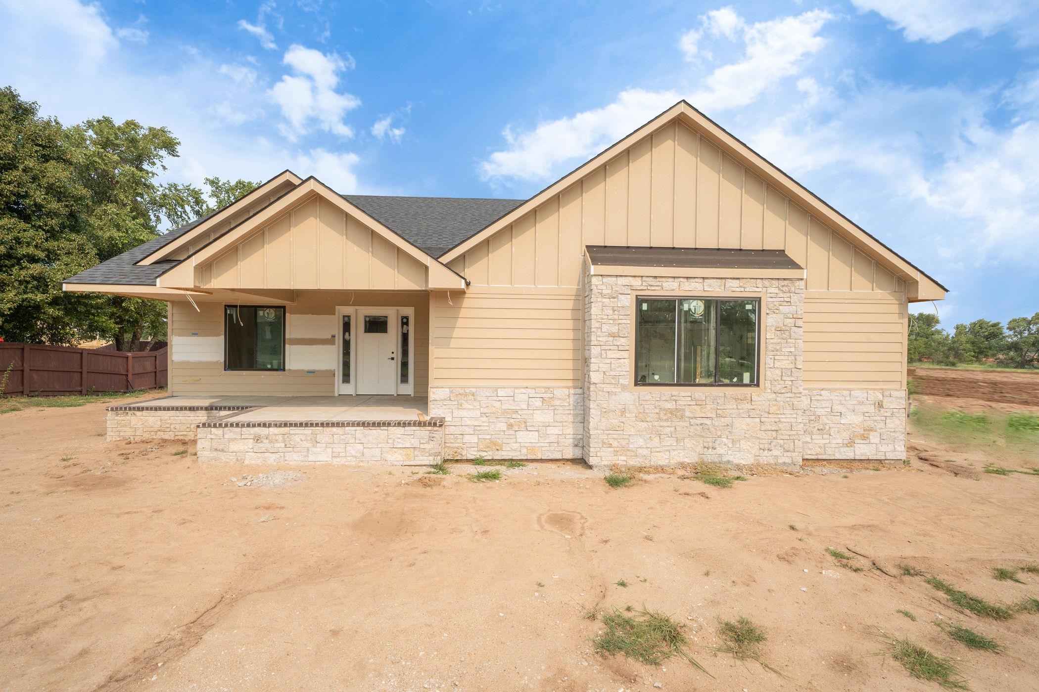 502 W Cherry Oaks St. Property Photo 1