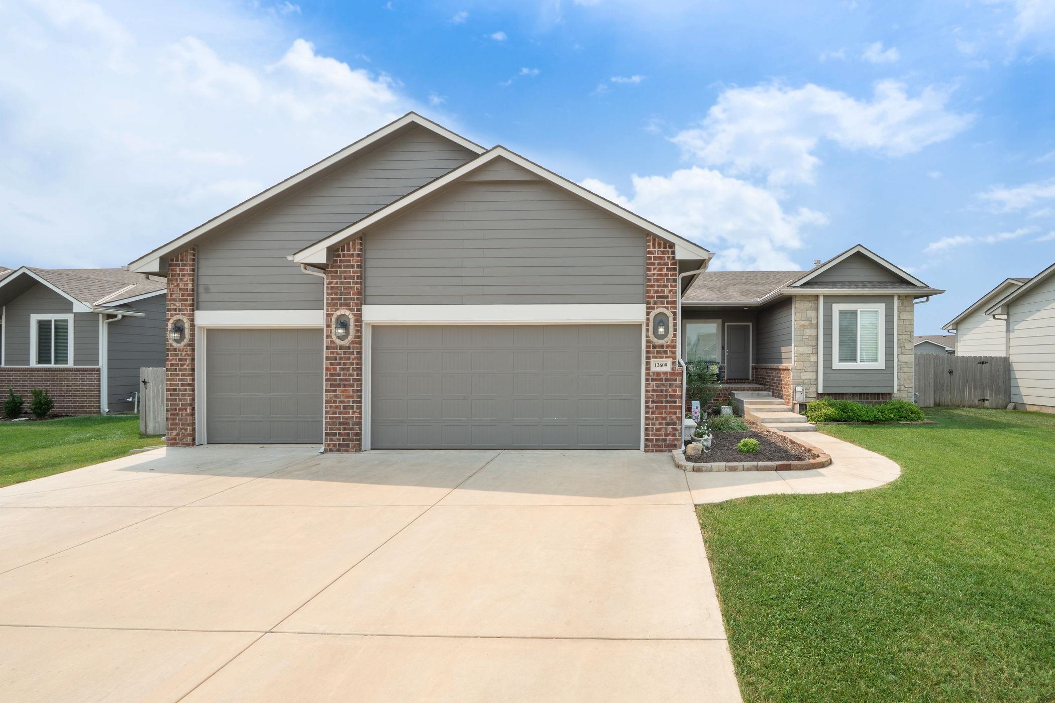12609 W Jewell Cir Property Photo 1