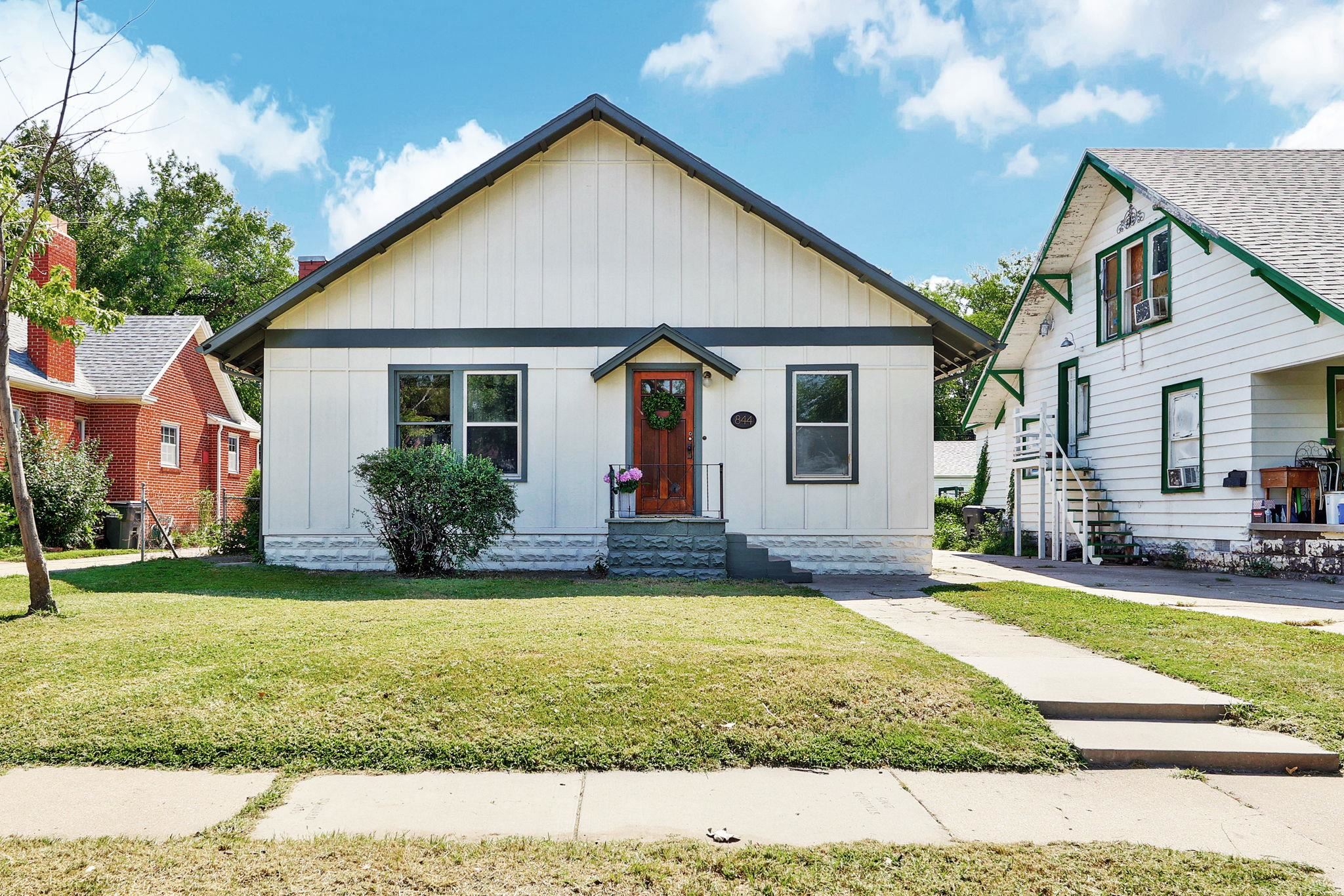 844 N Gilman Property Photo