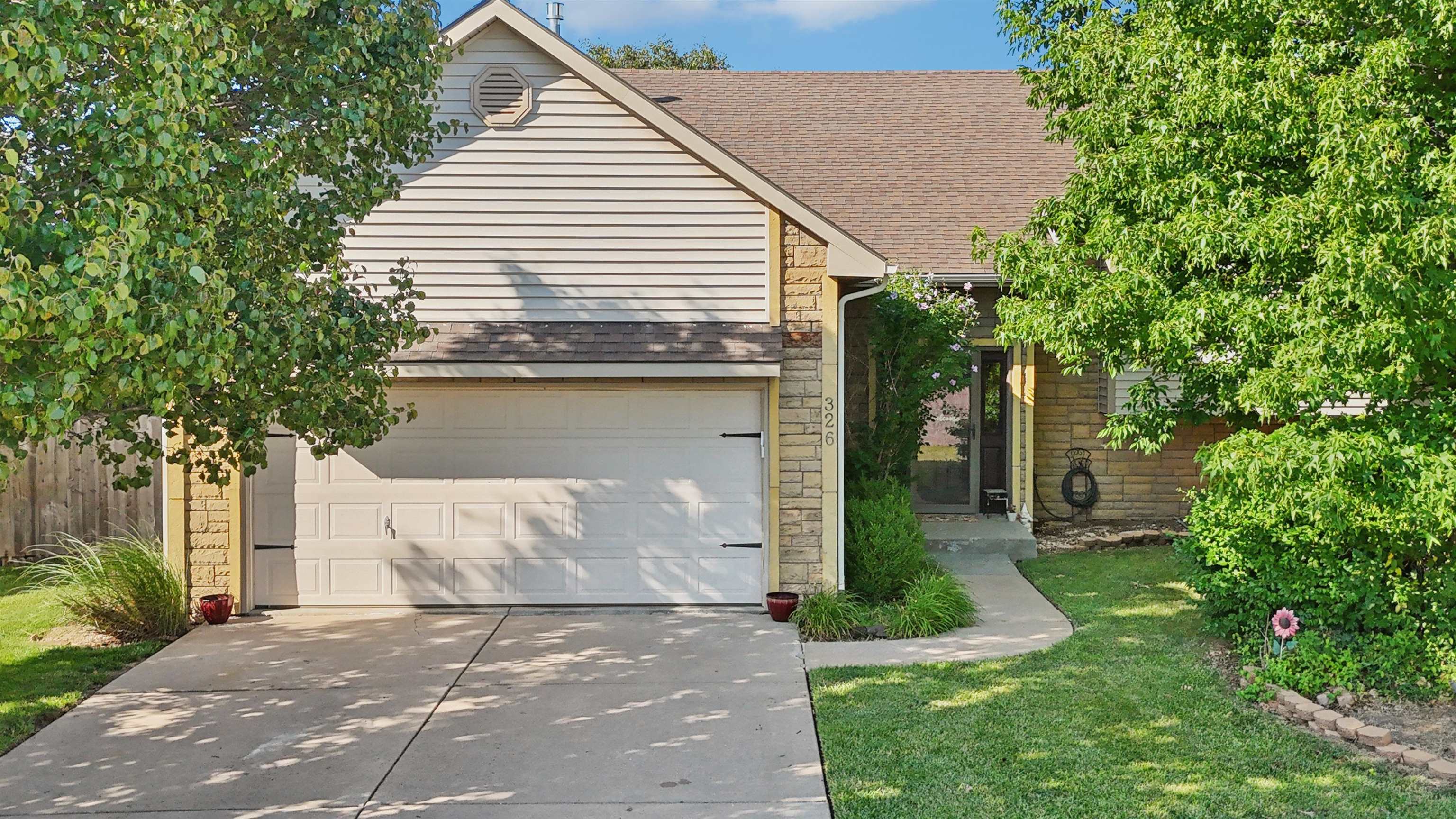 326 N Clay Cir Property Photo 1