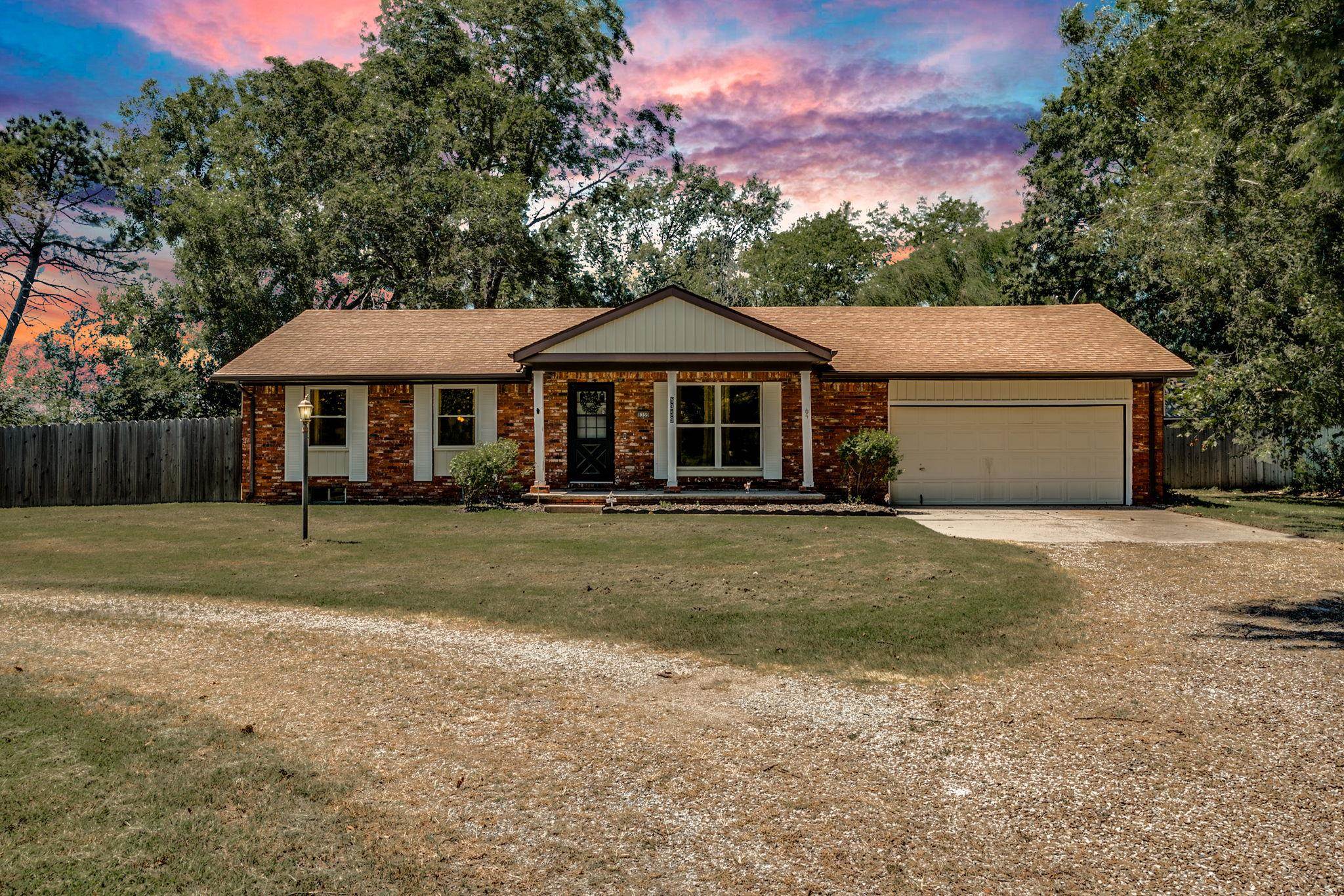 8359 S Millsap Dr Property Photo 1