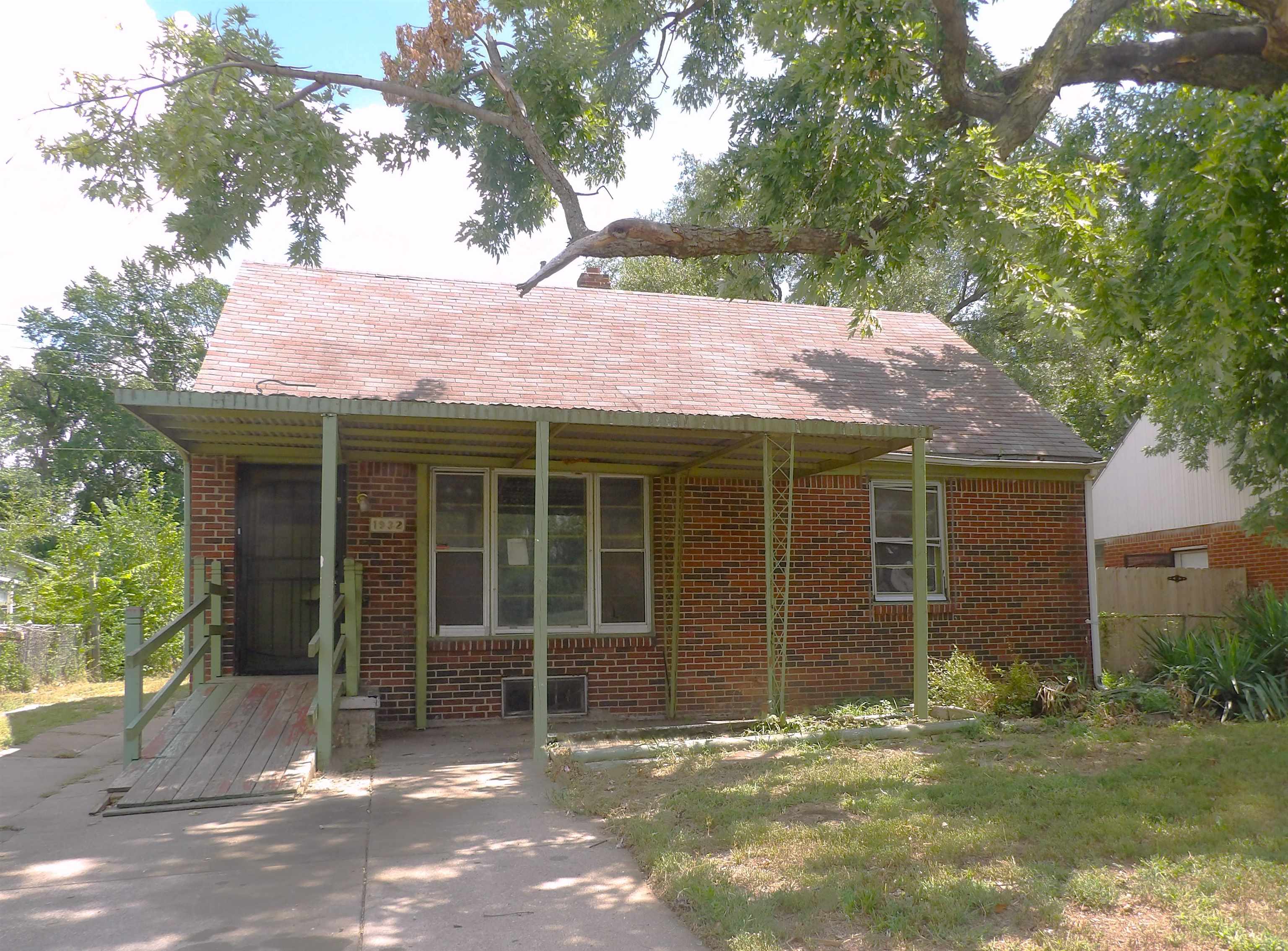 1932 N Minnesota Ave Property Photo 1
