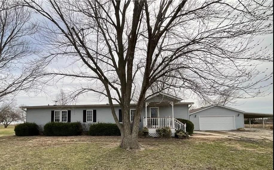 2960 Butler Rd Property Photo 1