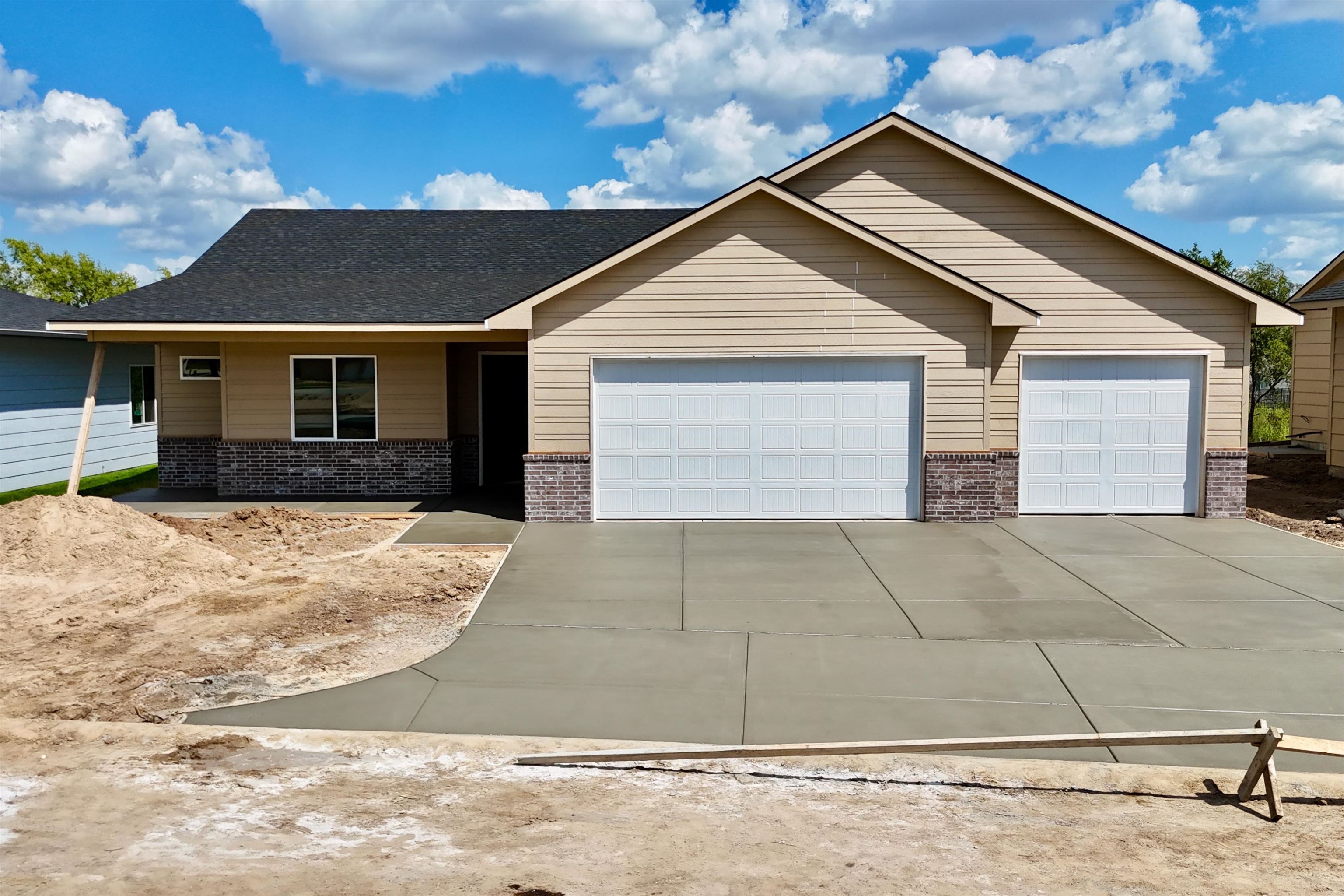 5522 N St. Paul Ct. Property Photo 1
