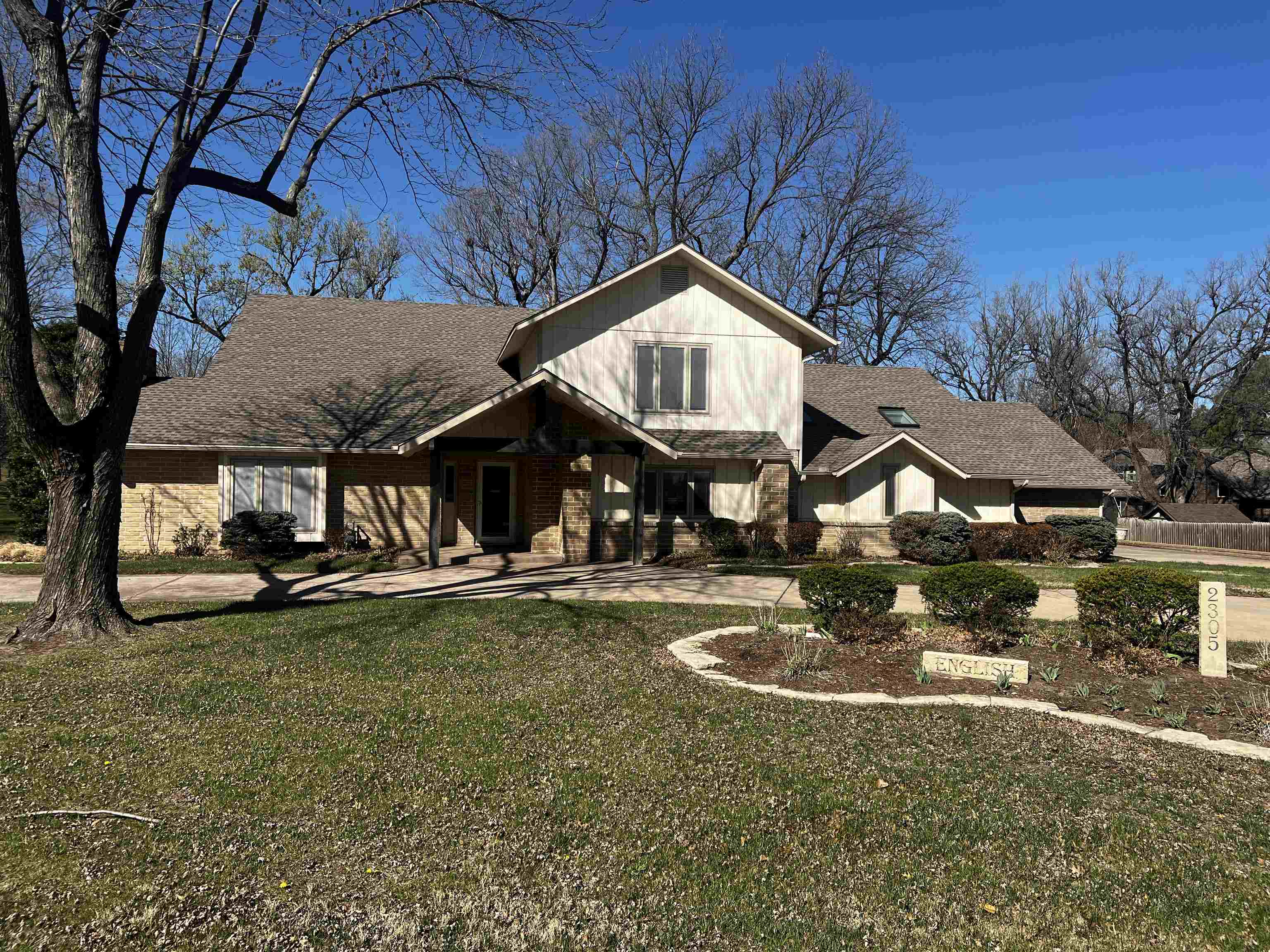 2305 N Squirrel Run Property Photo 1