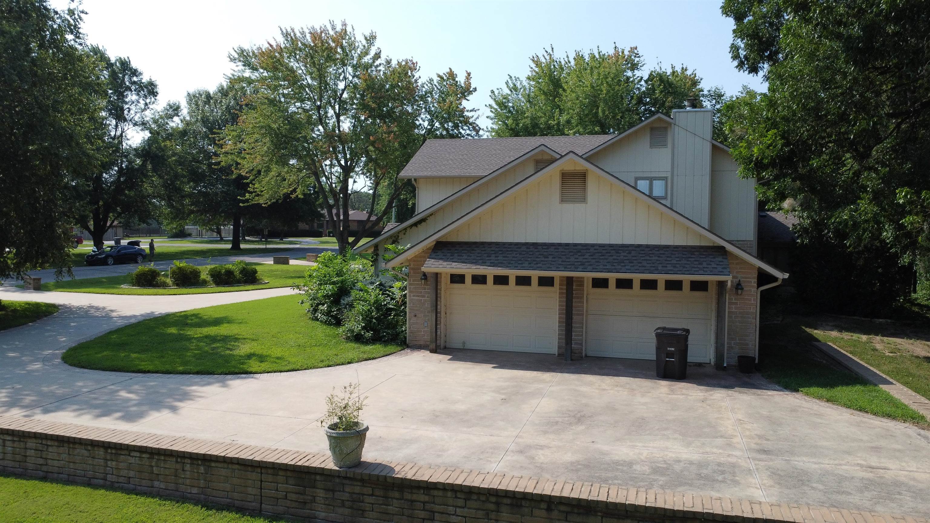 2305 N Squirrel Run Property Photo 7