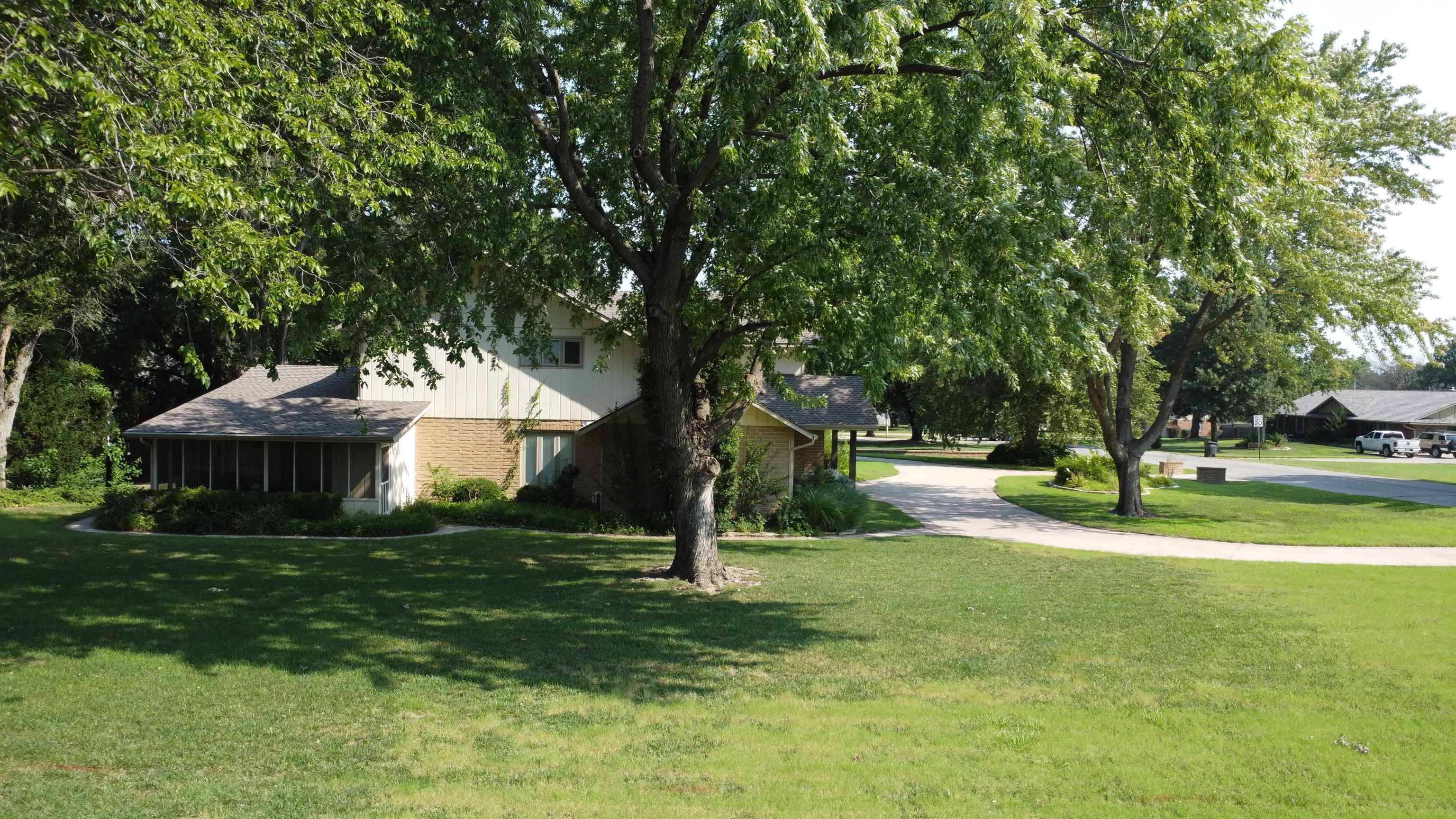 2305 N Squirrel Run Property Photo 8