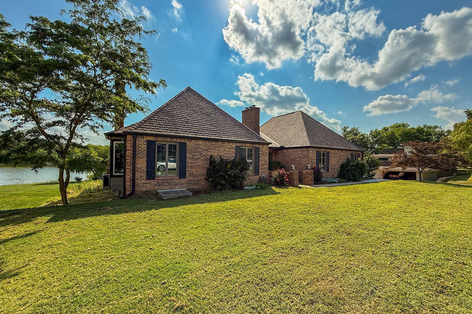 14 N Lakeview Dr Property Photo