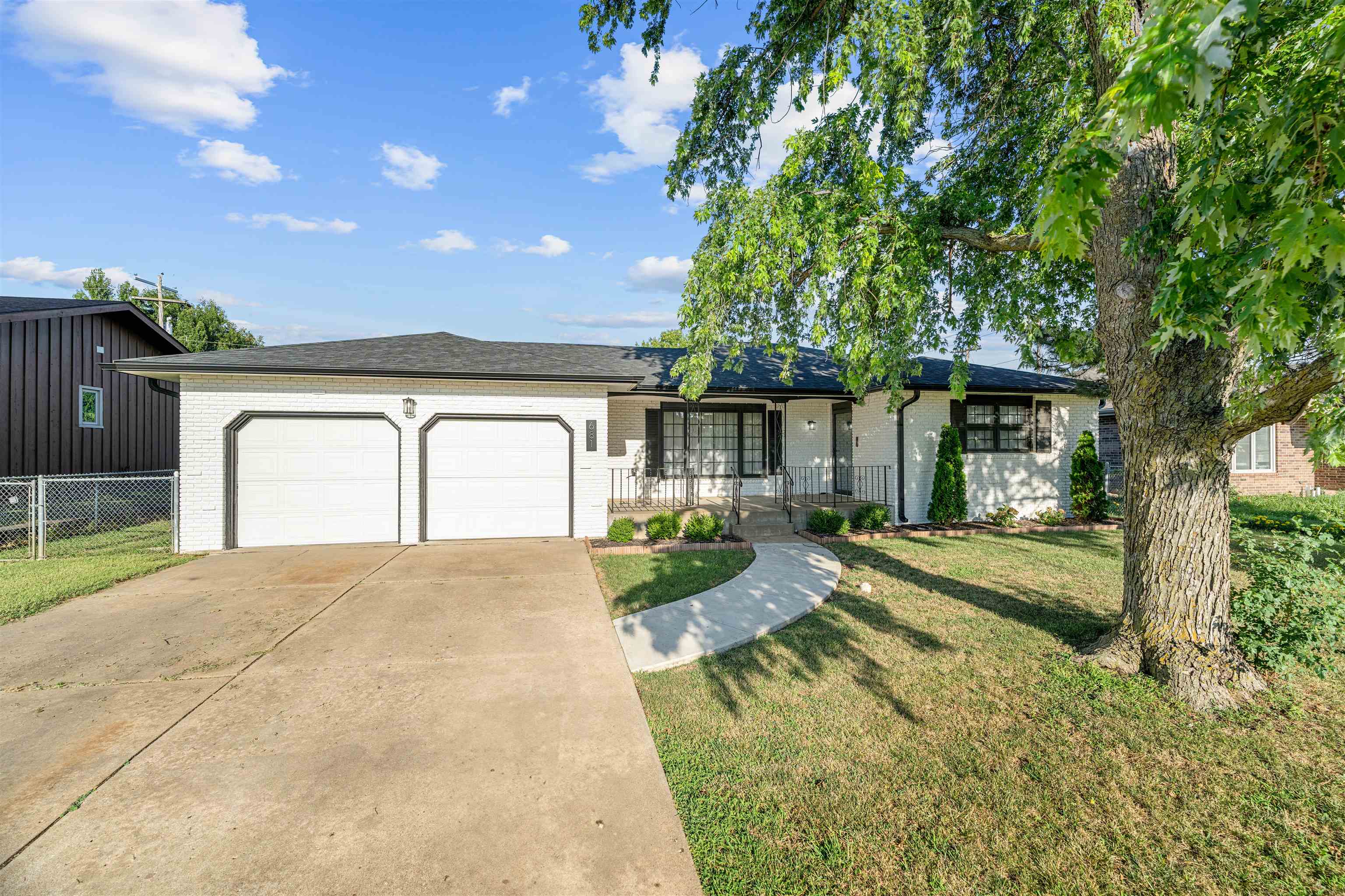 681 Starlight Dr Property Photo 1