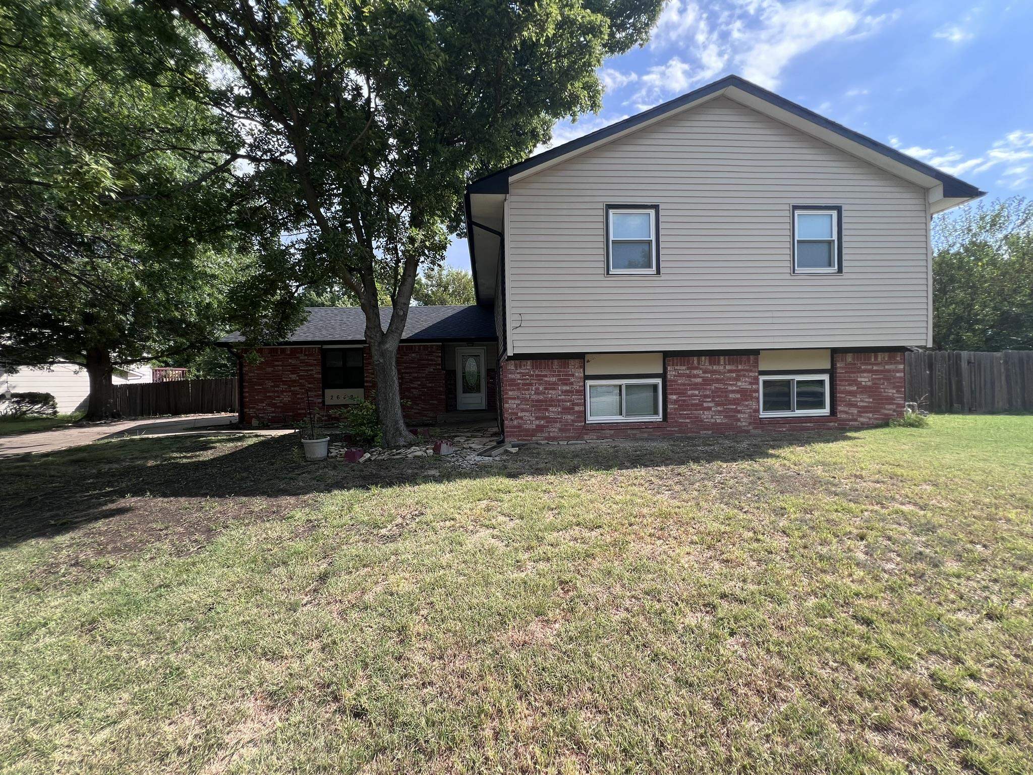 2642 S White Cliff Ln Property Photo 1