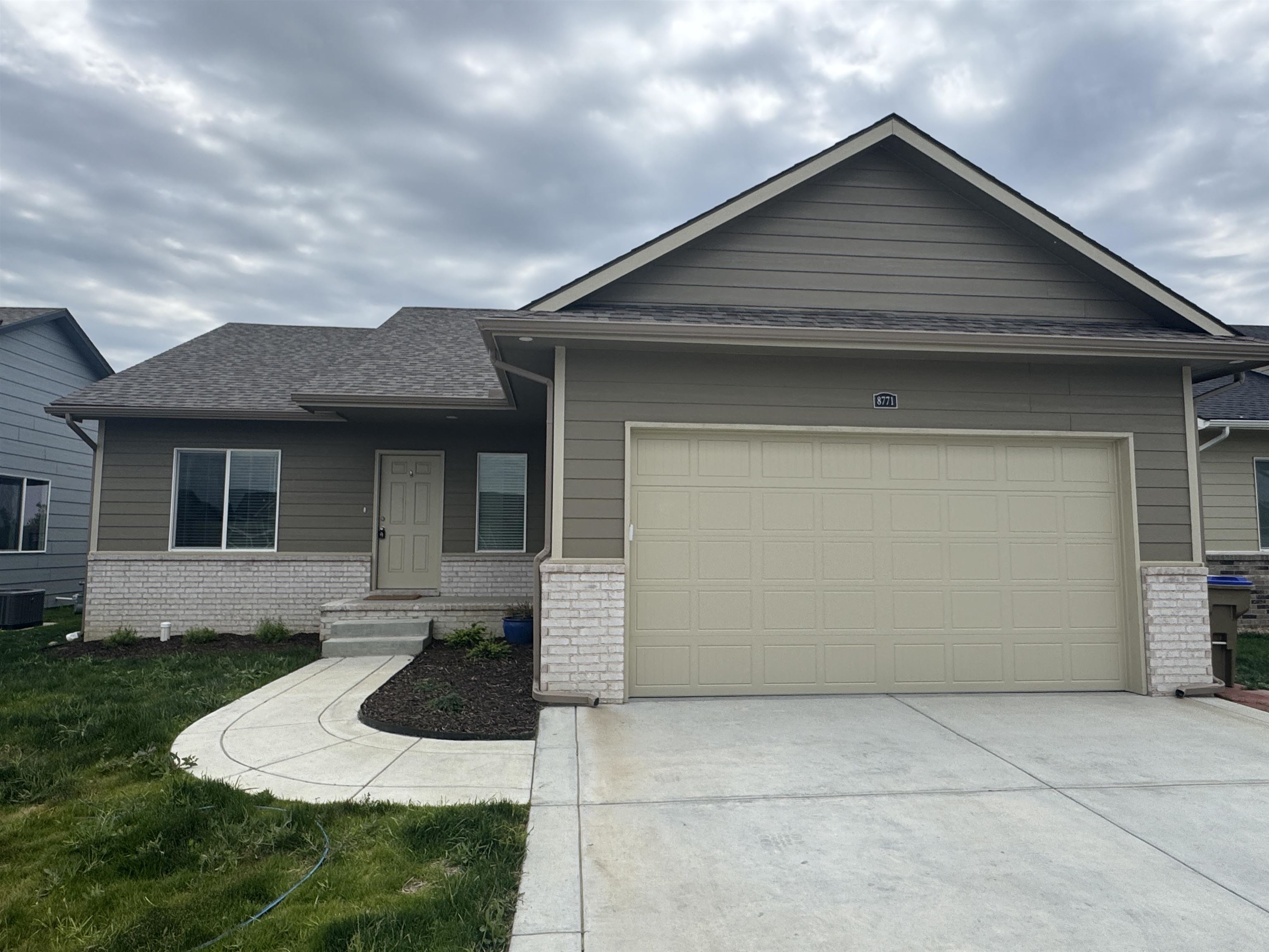 8771 E Summerside Pl Property Photo 1