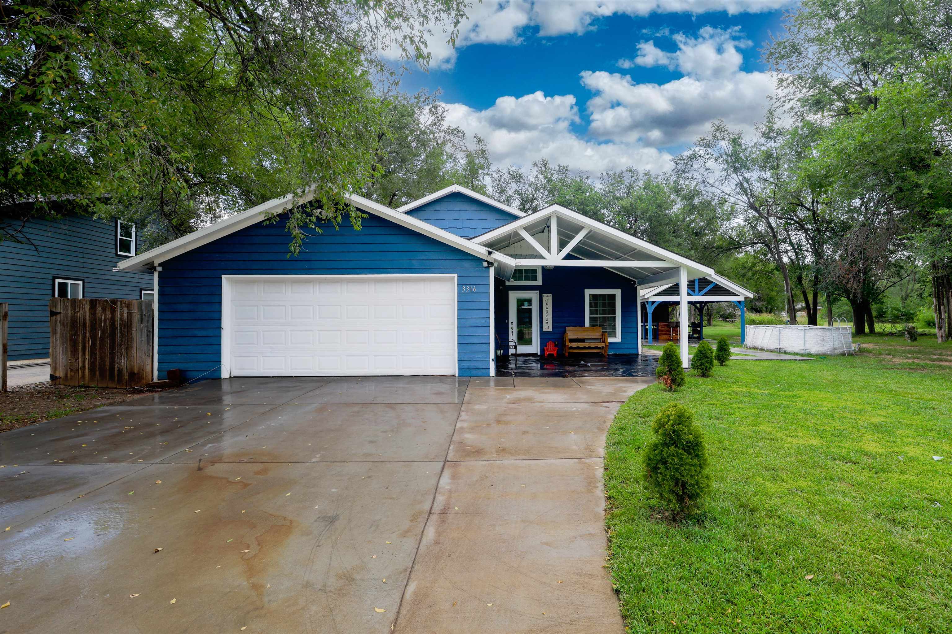 3316 N Jeanette St Property Photo 1