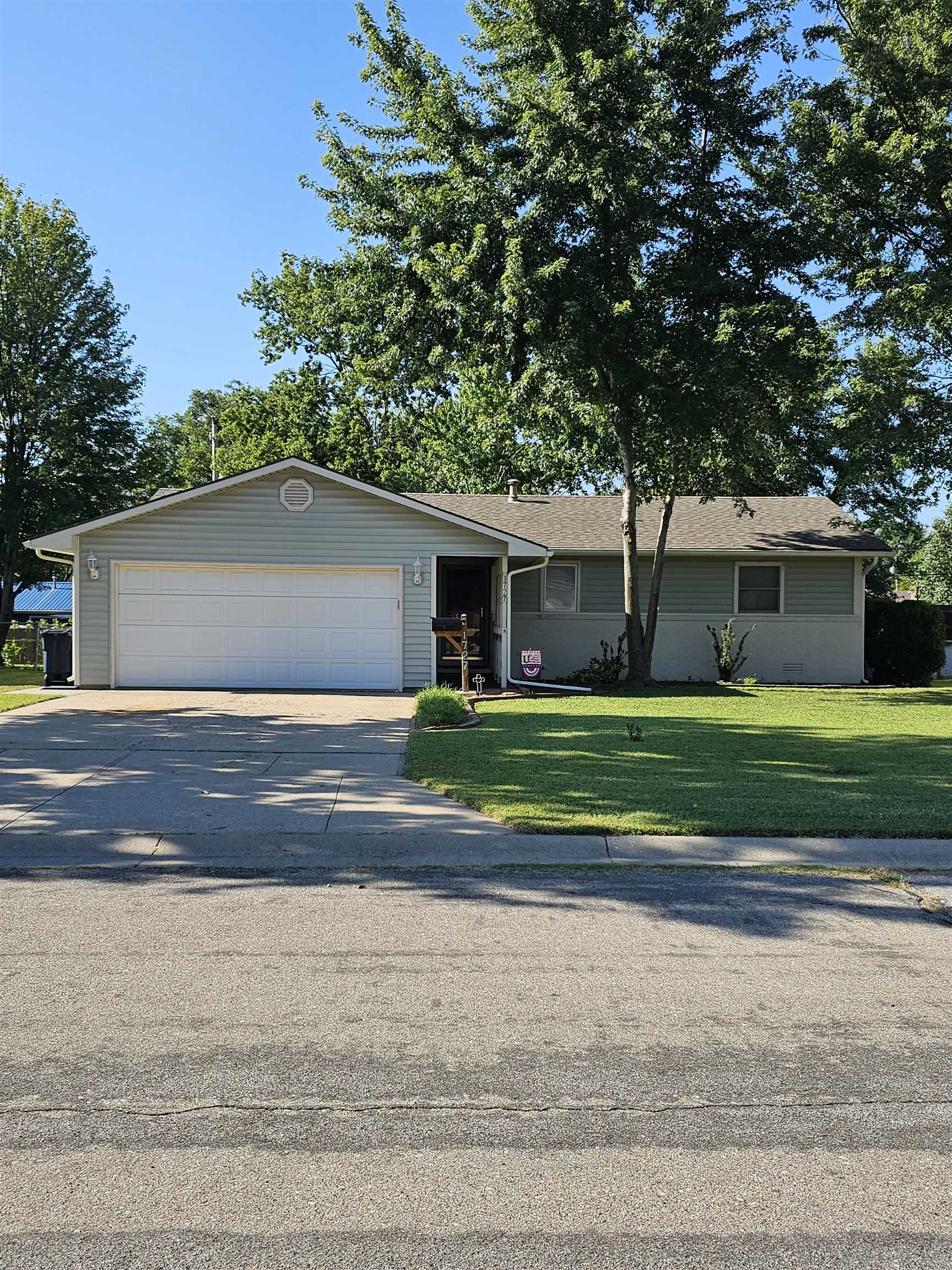 1727 W 5th Property Photo