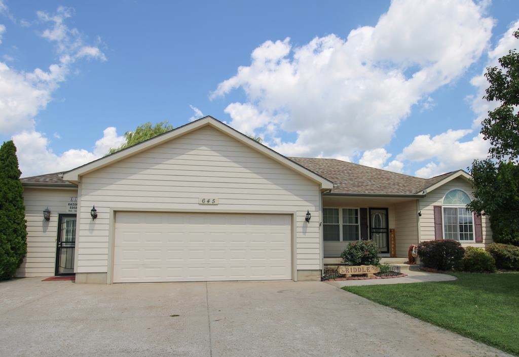 645 Joanie Ln Property Photo 1