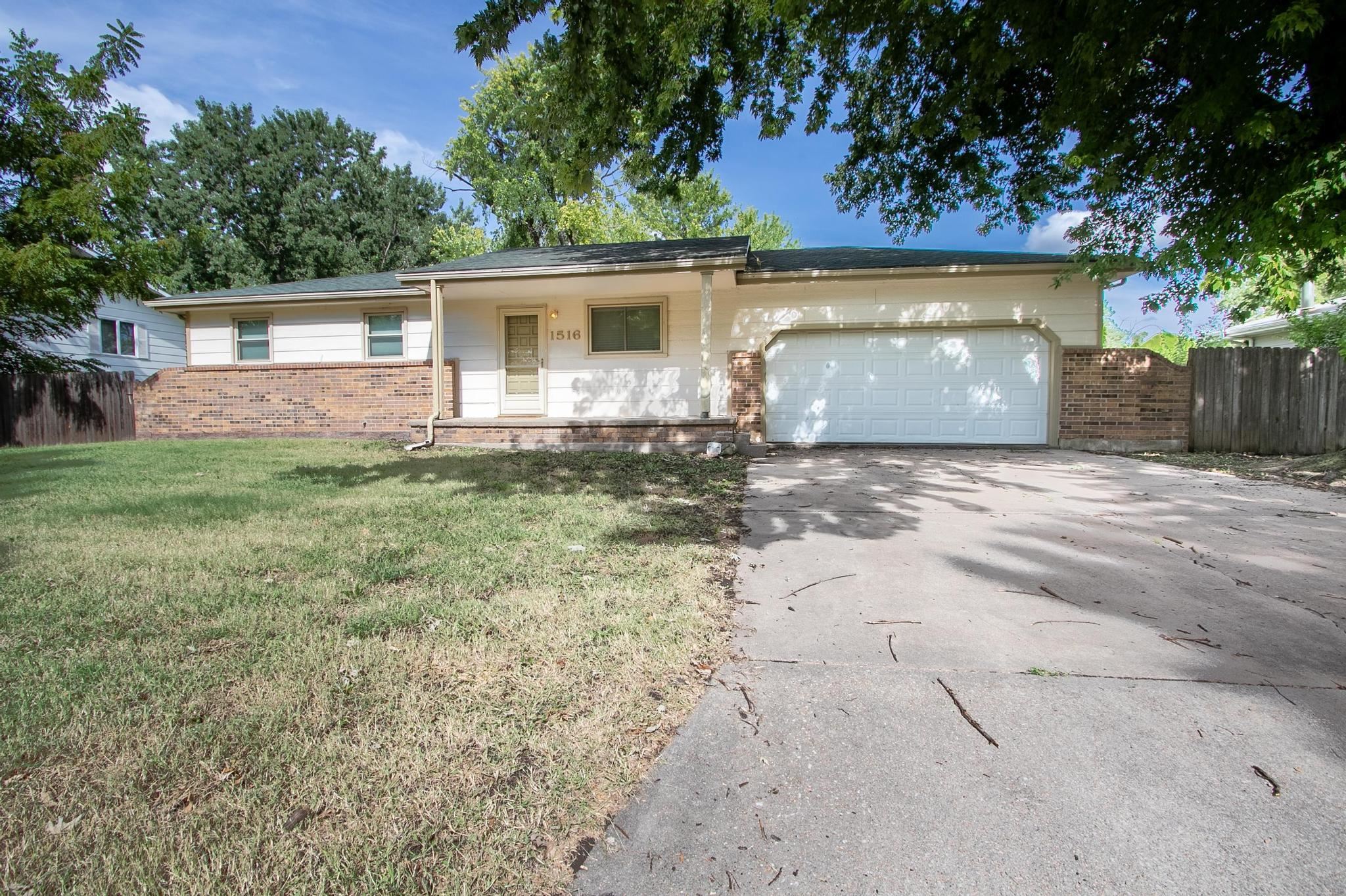 1516 N Plum St Property Photo 1