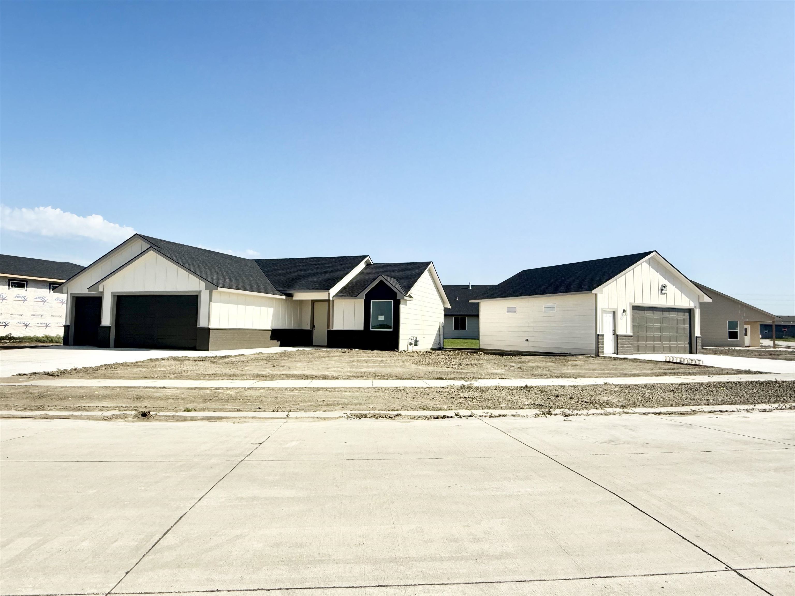 5464 N Toben Dr Property Photo 1