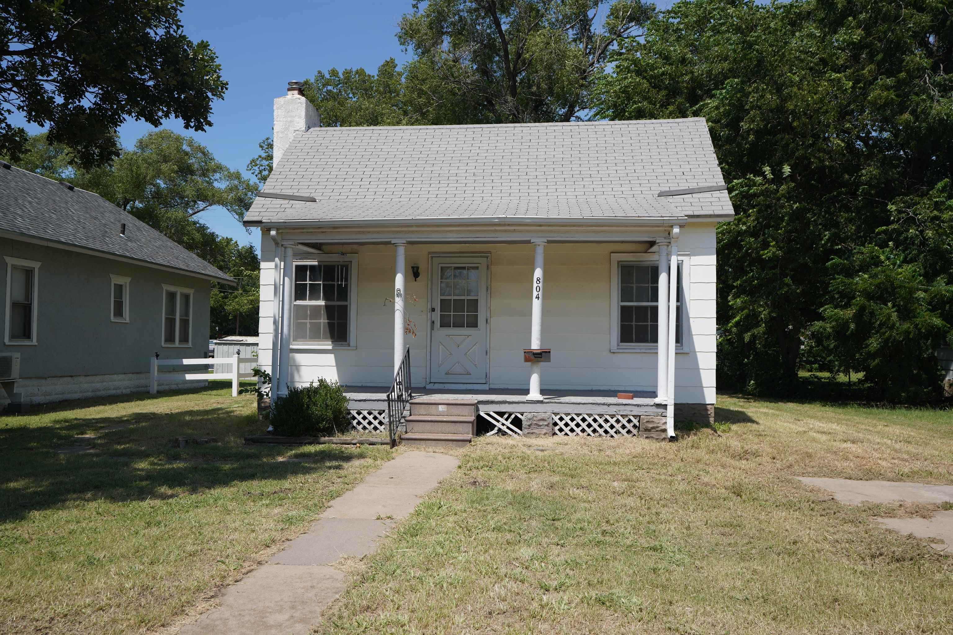 804 E Broadway Property Photo 1
